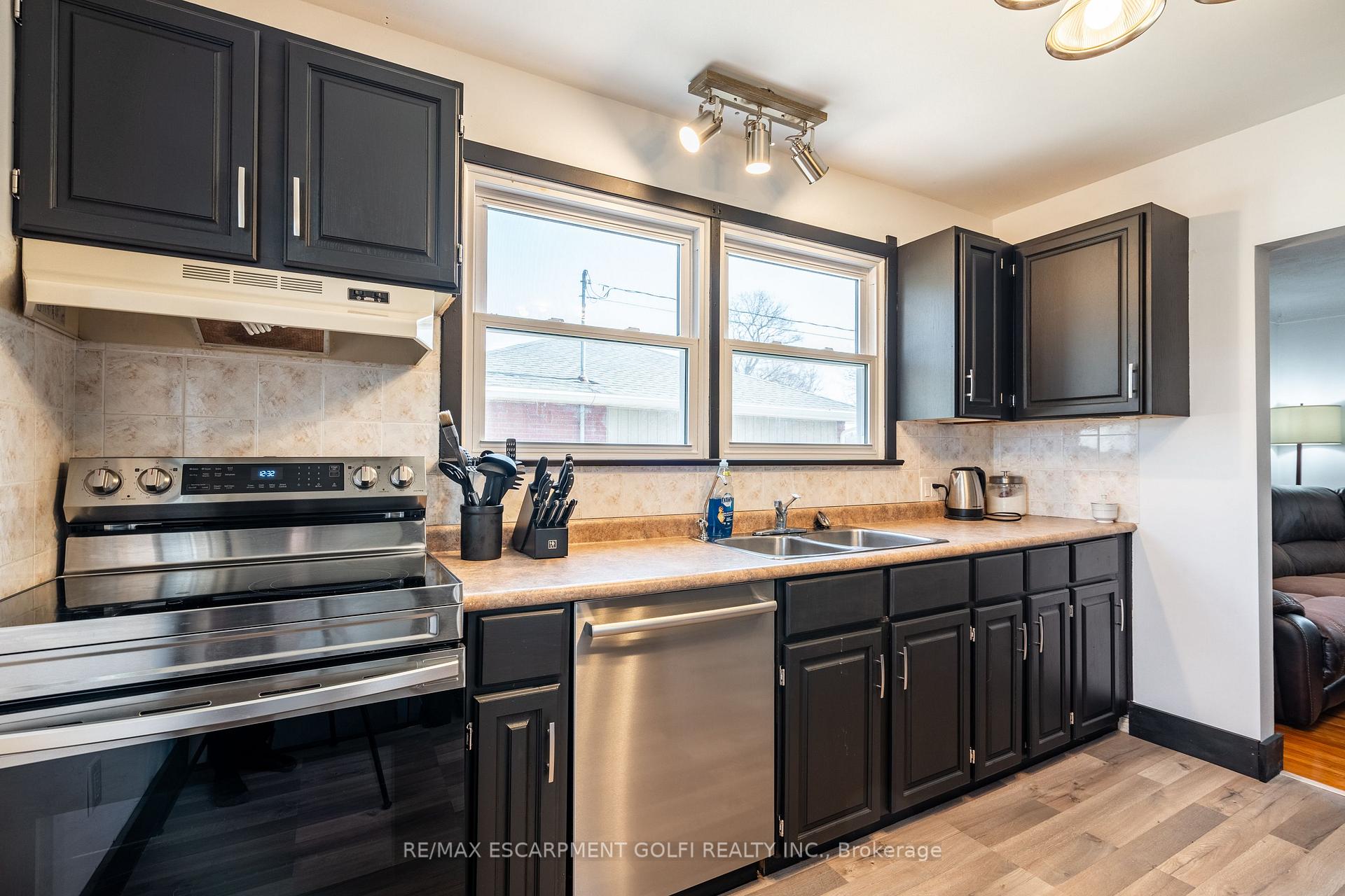 Photo 27 of 6835 Stamford Green Drive, Niagara Falls, Stamford — HOMEH