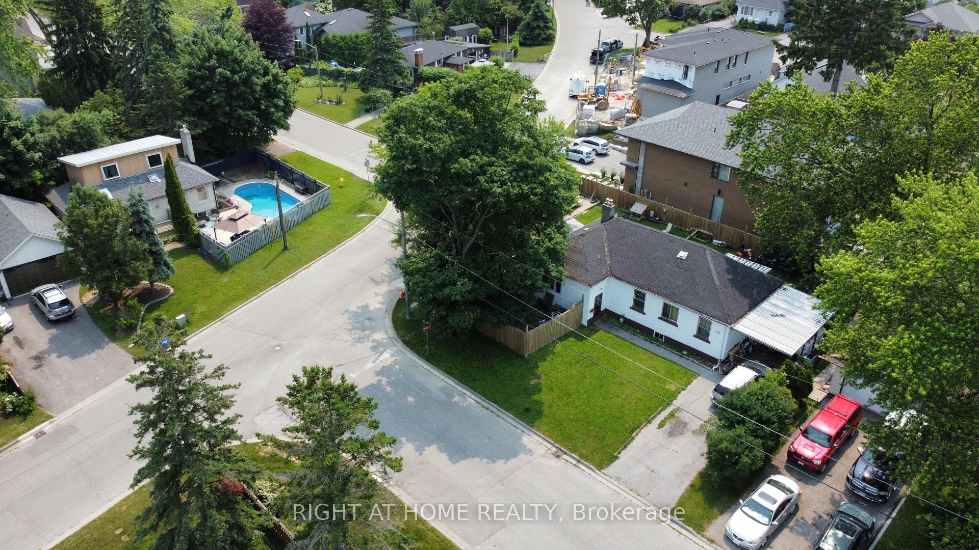 Photo 2 of 668 Marksbury Road, Pickering, West Shore — HOMEH
