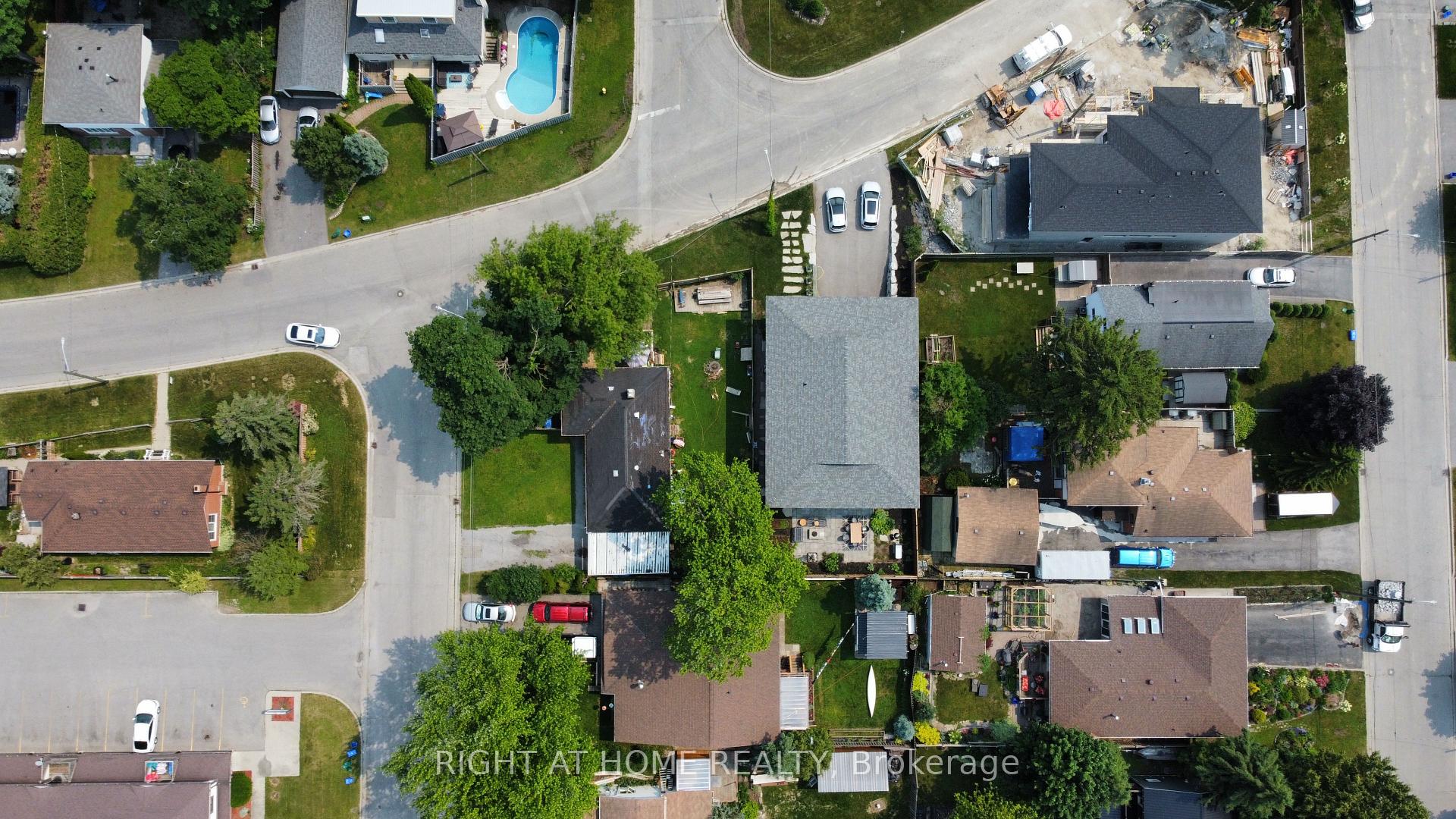 Photo 6 of 668 Marksbury Road, Pickering, West Shore — HOMEH
