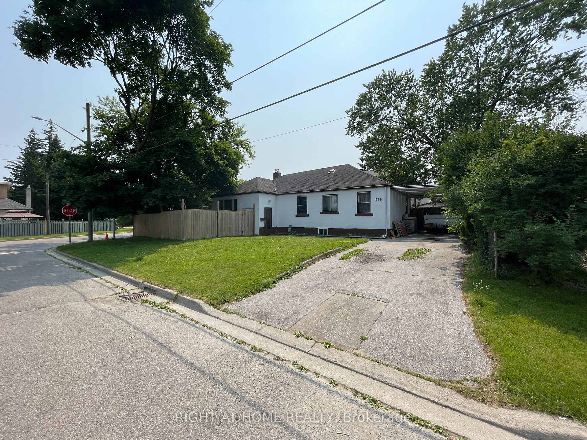 Photo 7 of 668 Marksbury Road, Pickering, West Shore — HOMEH