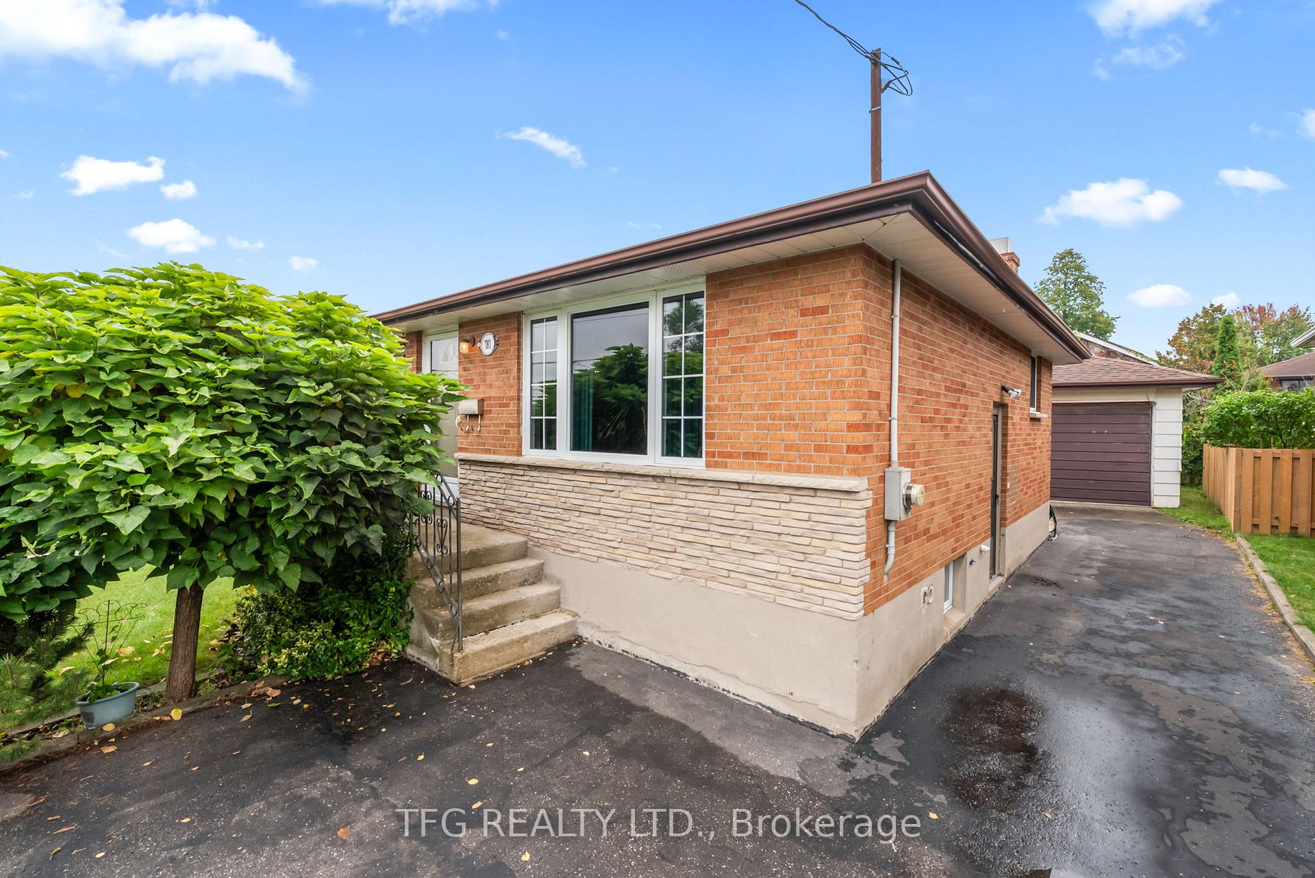 Photo 3 of 781 Olive Avenue, Oshawa, Donevan — HOMEH