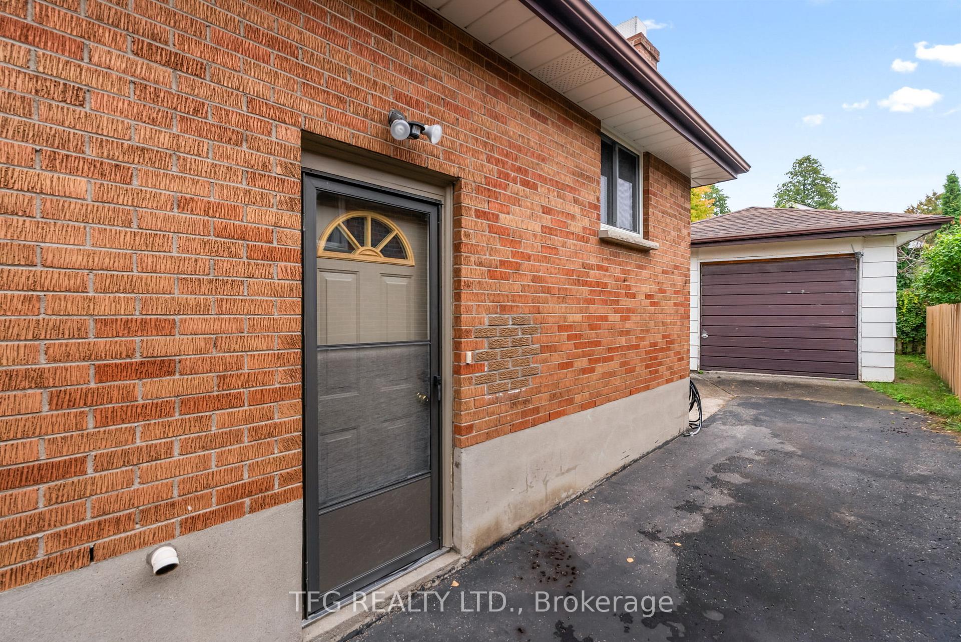 Photo 4 of 781 Olive Avenue, Oshawa, Donevan — HOMEH