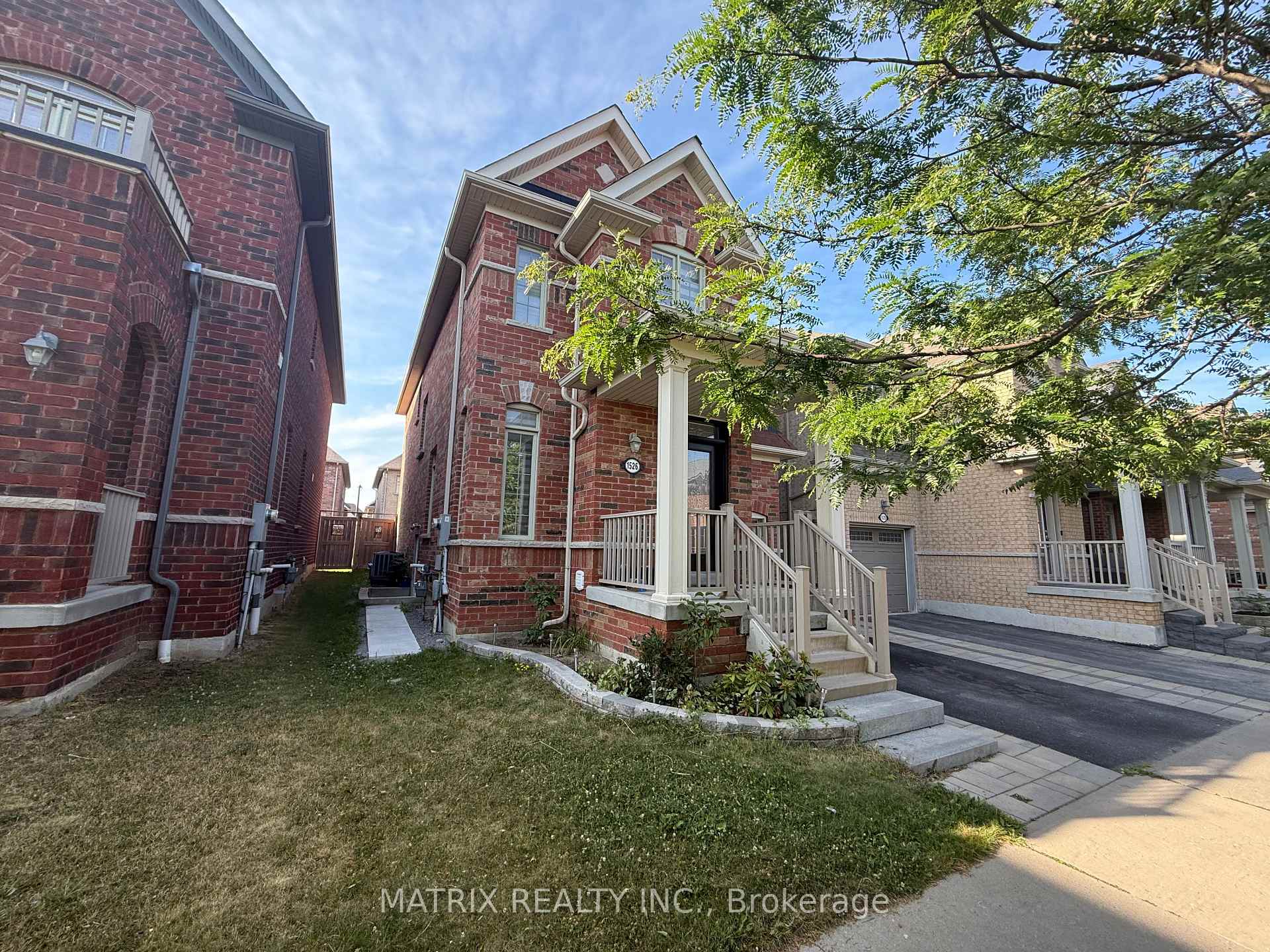 Photo 2 of 1526 Elmsley Drive, Pickering, Duffin Heights — HOMEH