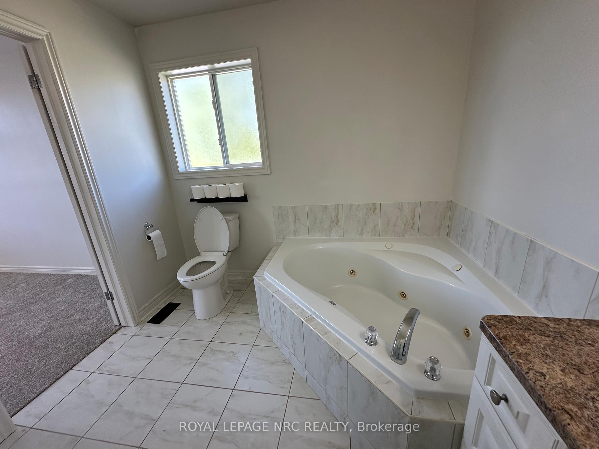 Photo 11 of 3923 Weinbrenner Road, Niagara Falls, Chippawa — HOMEH