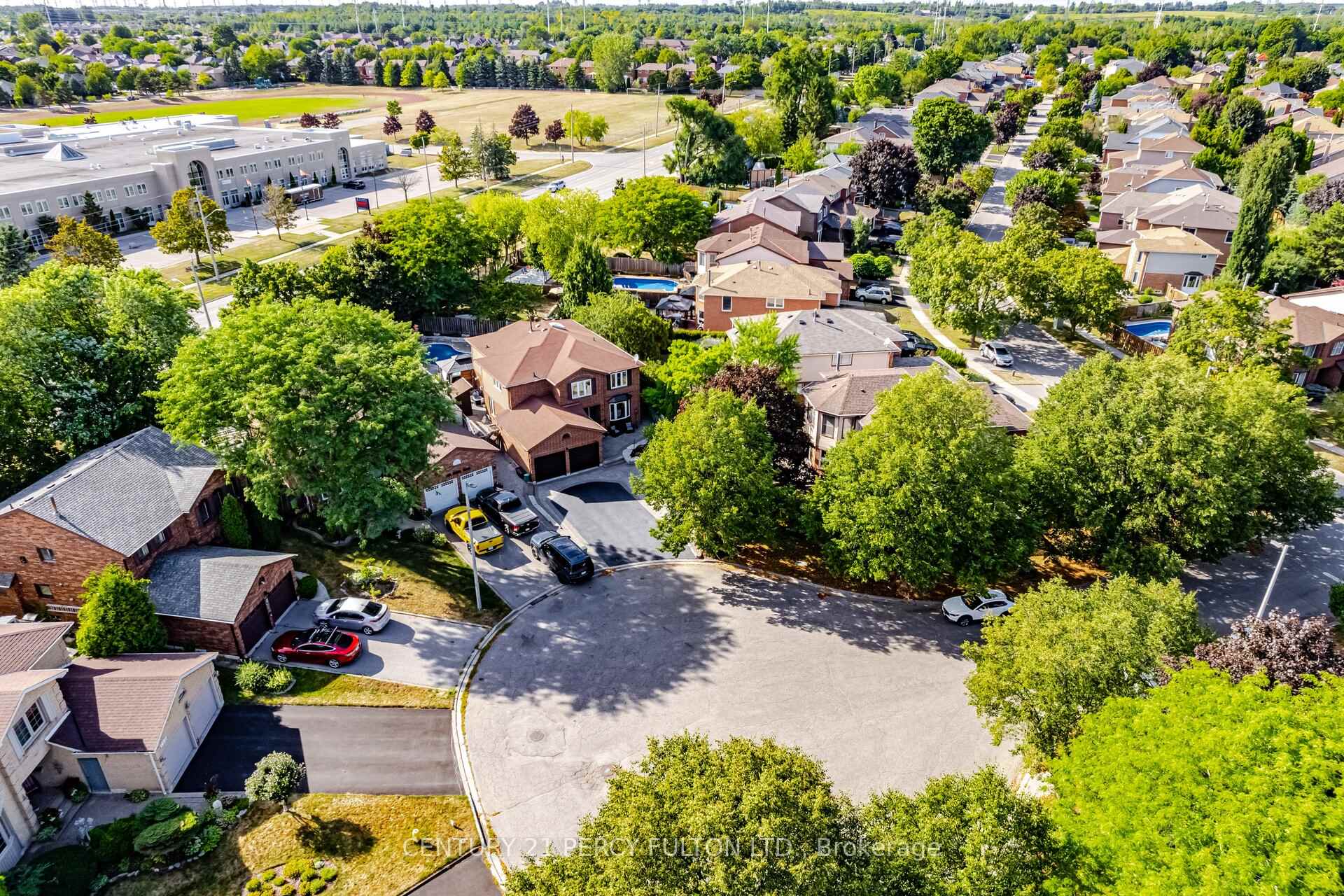 Photo 48 of 718 Pebble Court, Pickering, Amberlea — HOMEH