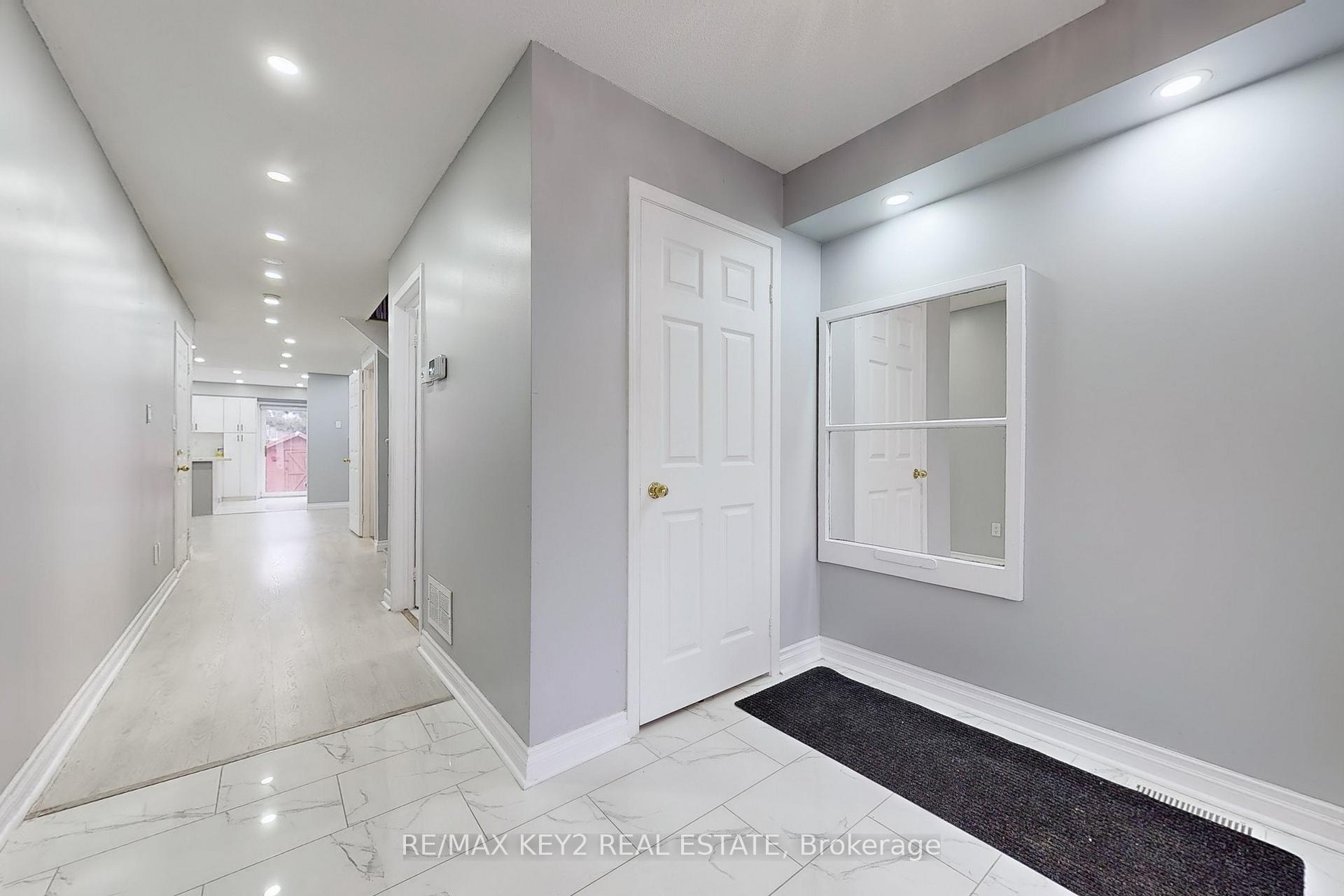 Photo 3 of 1609 Avonmore Square, Pickering, Town Centre — HOMEH