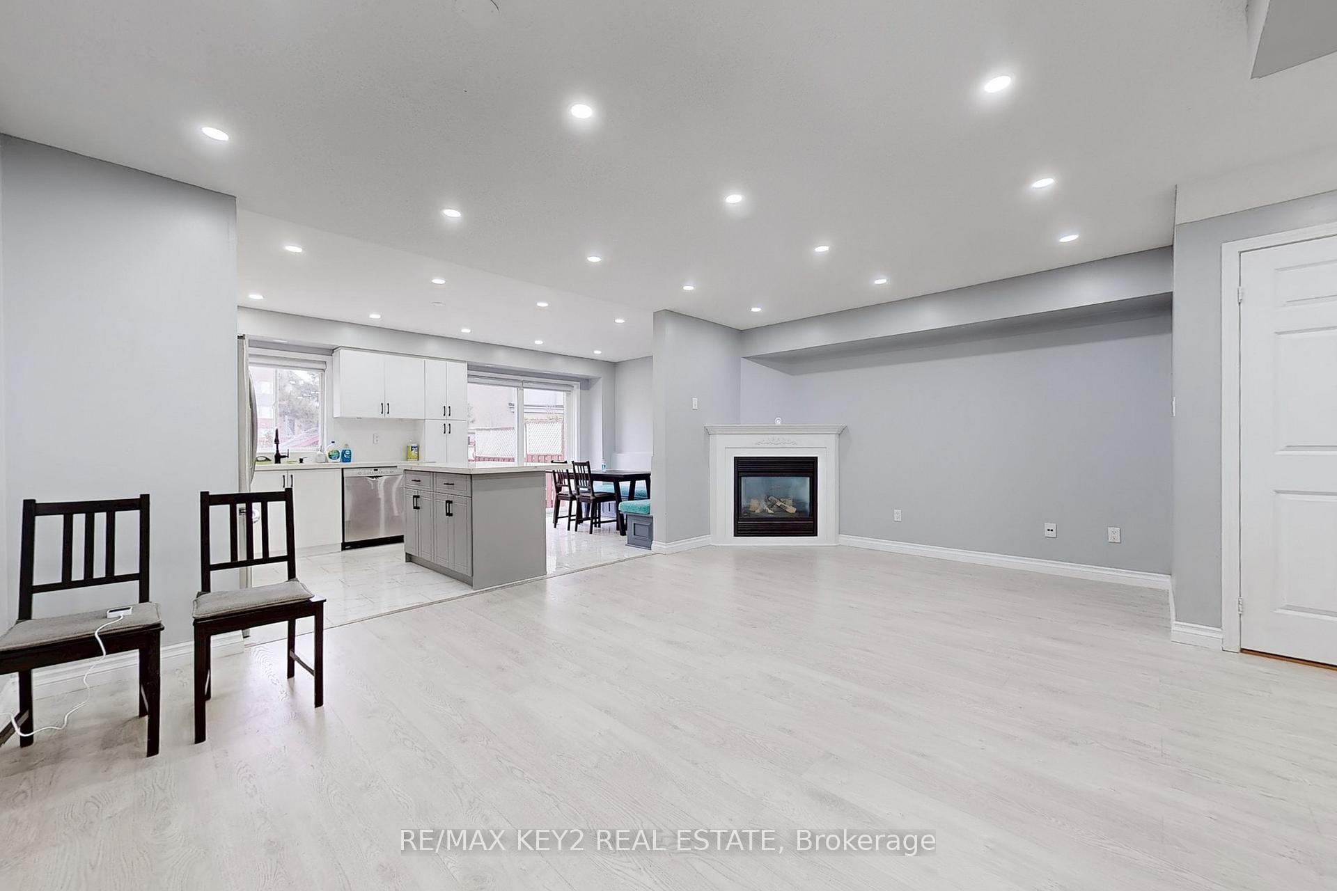 Photo 6 of 1609 Avonmore Square, Pickering, Town Centre — HOMEH