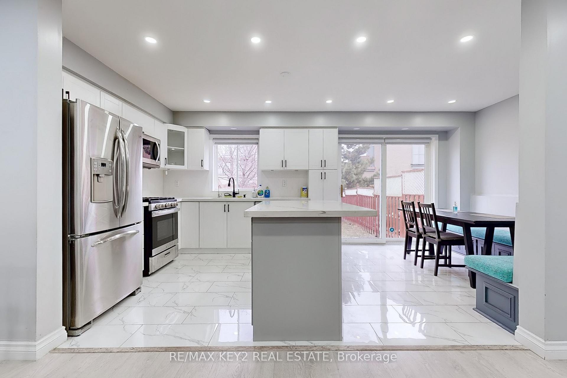 Photo 8 of 1609 Avonmore Square, Pickering, Town Centre — HOMEH