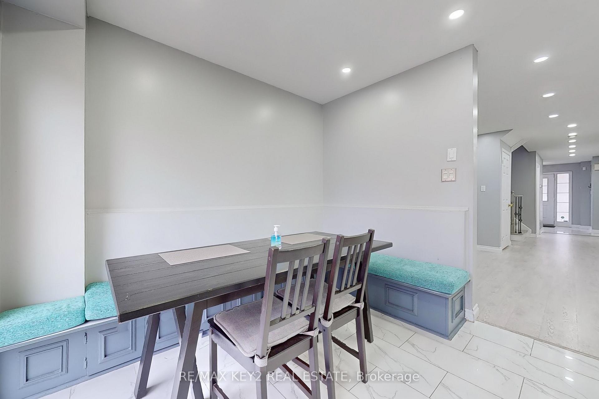 Photo 12 of 1609 Avonmore Square, Pickering, Town Centre — HOMEH