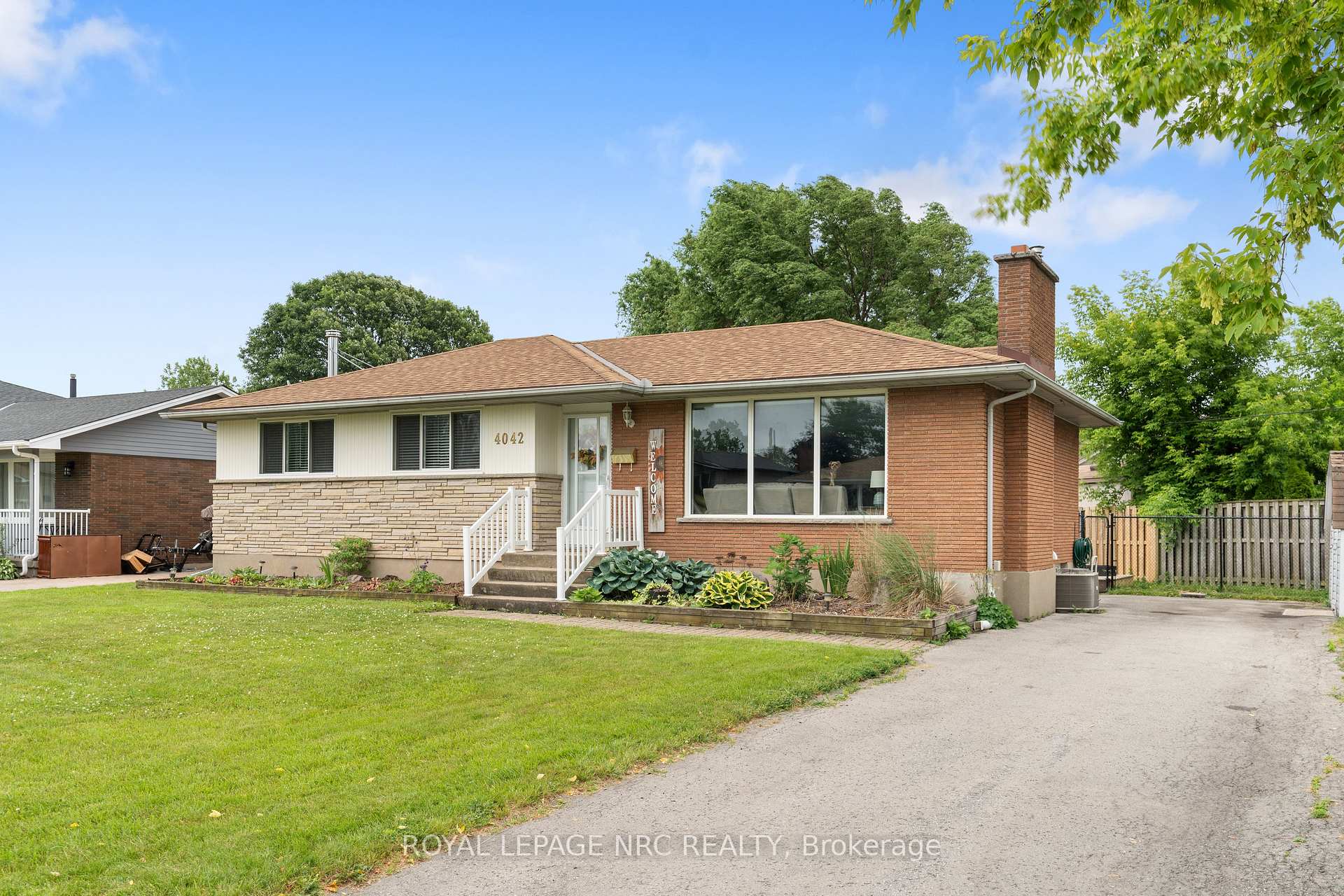 Photo 3 of 4042 Montcalm Crescent, Niagara Falls, Chippawa — HOMEH