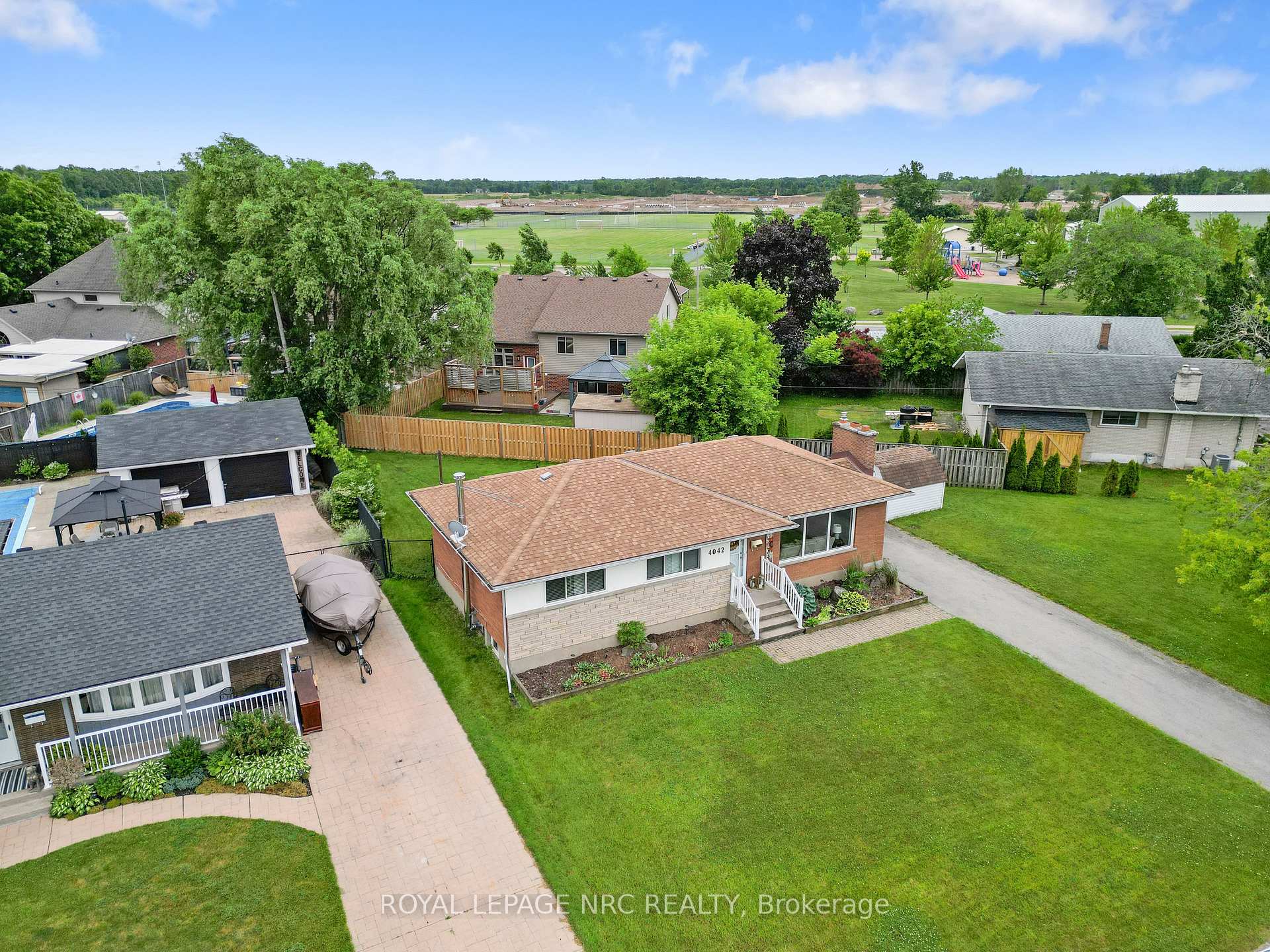 Photo 5 of 4042 Montcalm Crescent, Niagara Falls, Chippawa — HOMEH