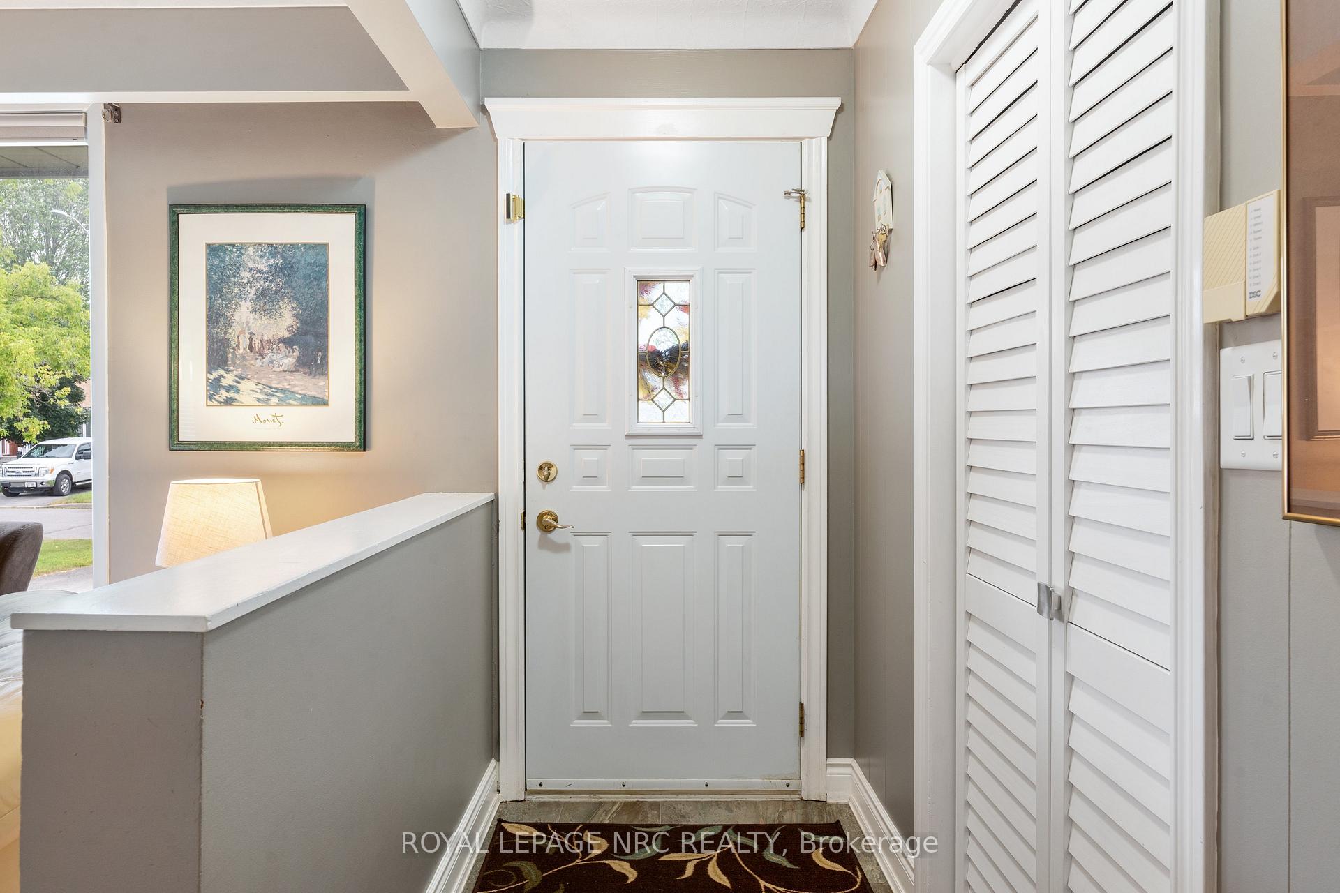 Photo 6 of 4042 Montcalm Crescent, Niagara Falls, Chippawa — HOMEH