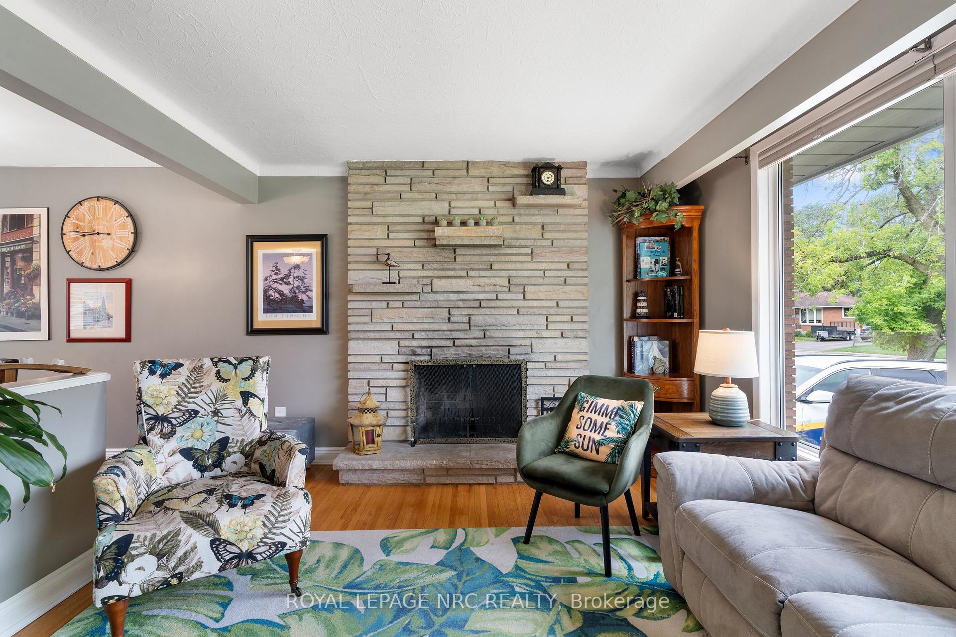 Photo 8 of 4042 Montcalm Crescent, Niagara Falls, Chippawa — HOMEH