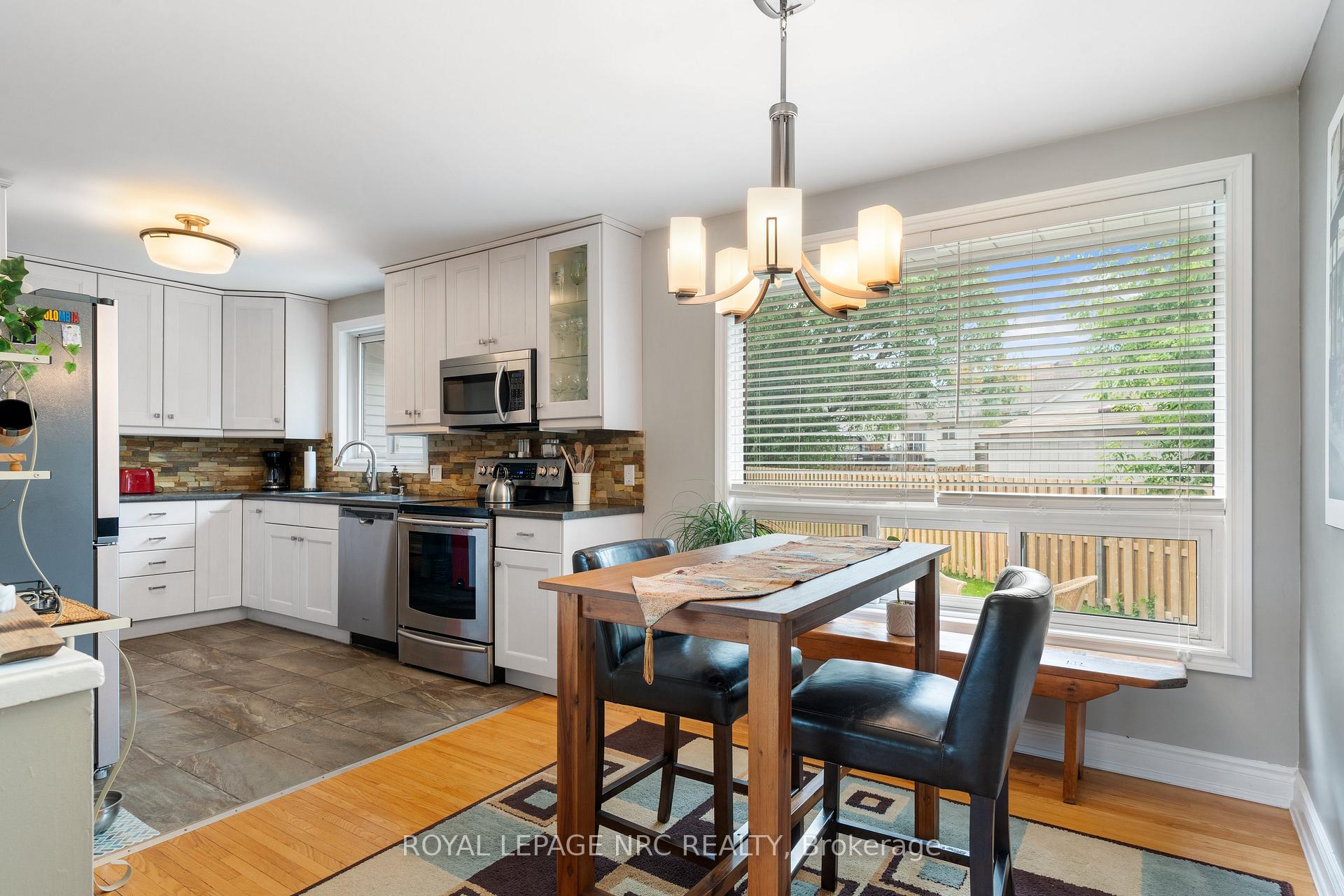 Photo 9 of 4042 Montcalm Crescent, Niagara Falls, Chippawa — HOMEH