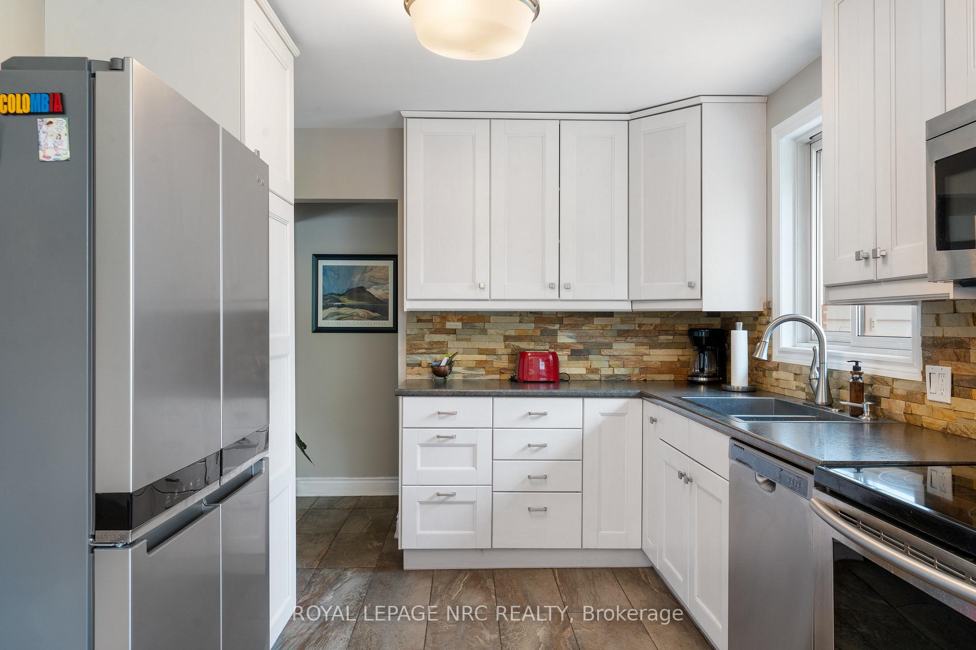 Photo 11 of 4042 Montcalm Crescent, Niagara Falls, Chippawa — HOMEH