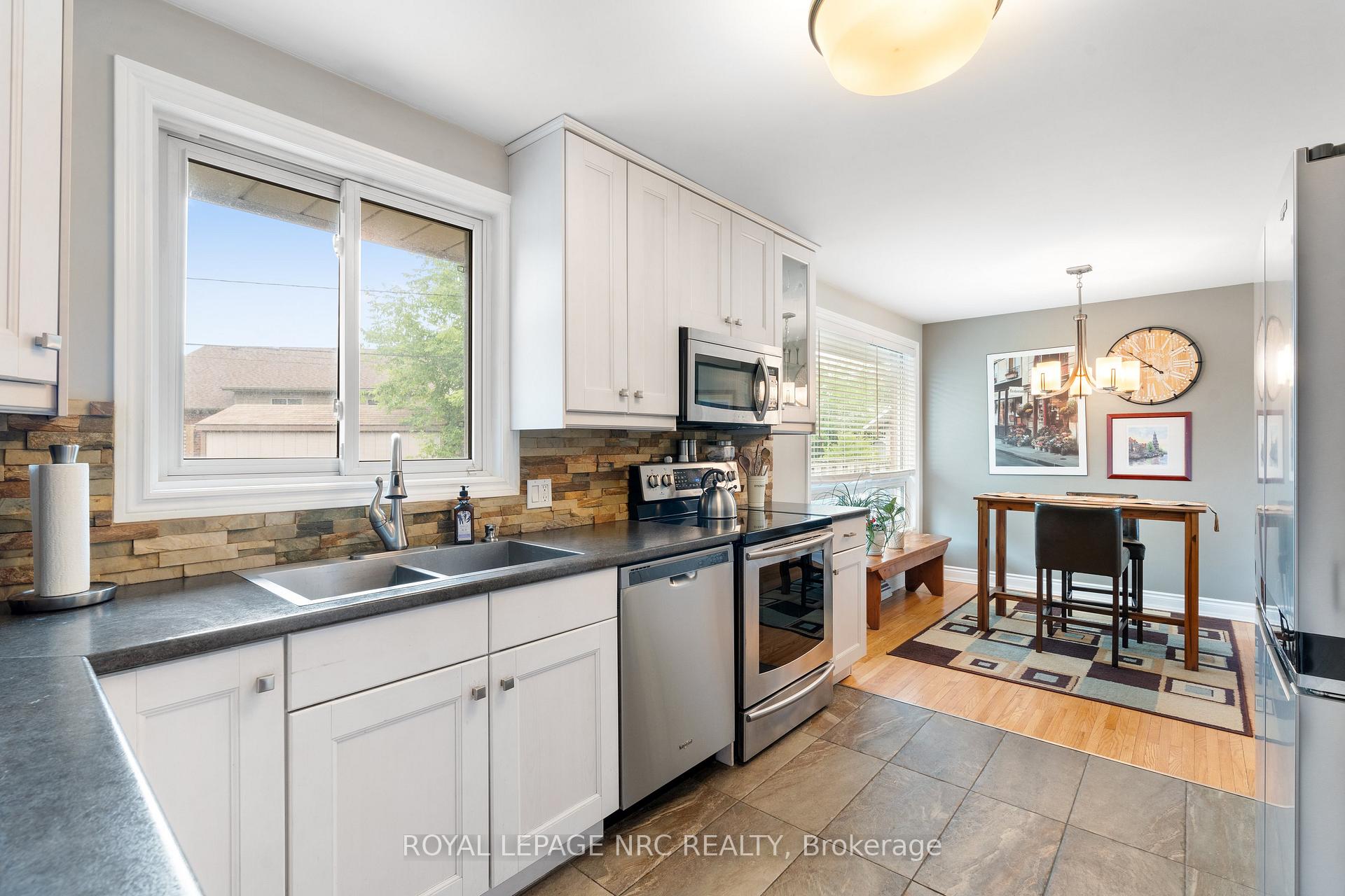 Photo 13 of 4042 Montcalm Crescent, Niagara Falls, Chippawa — HOMEH