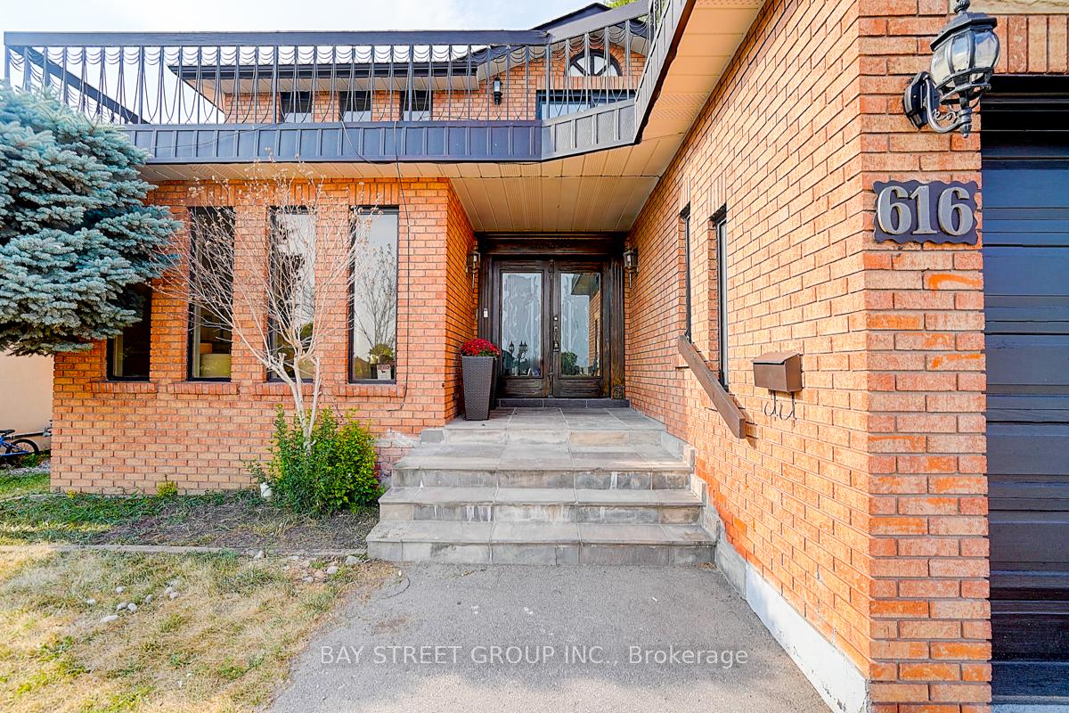 Photo 4 of 616 Sheppard Avenue, Pickering, Woodlands — HOMEH