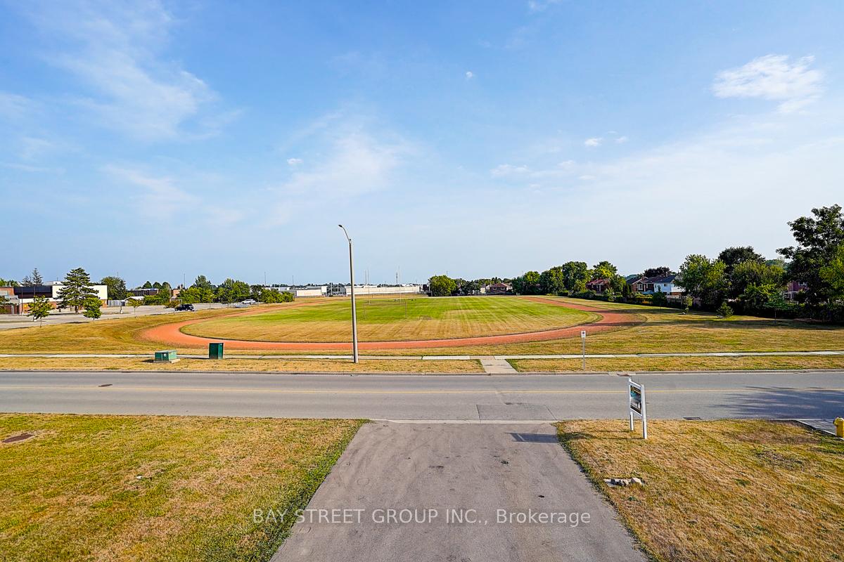 Photo 41 of 616 Sheppard Avenue, Pickering, Woodlands — HOMEH