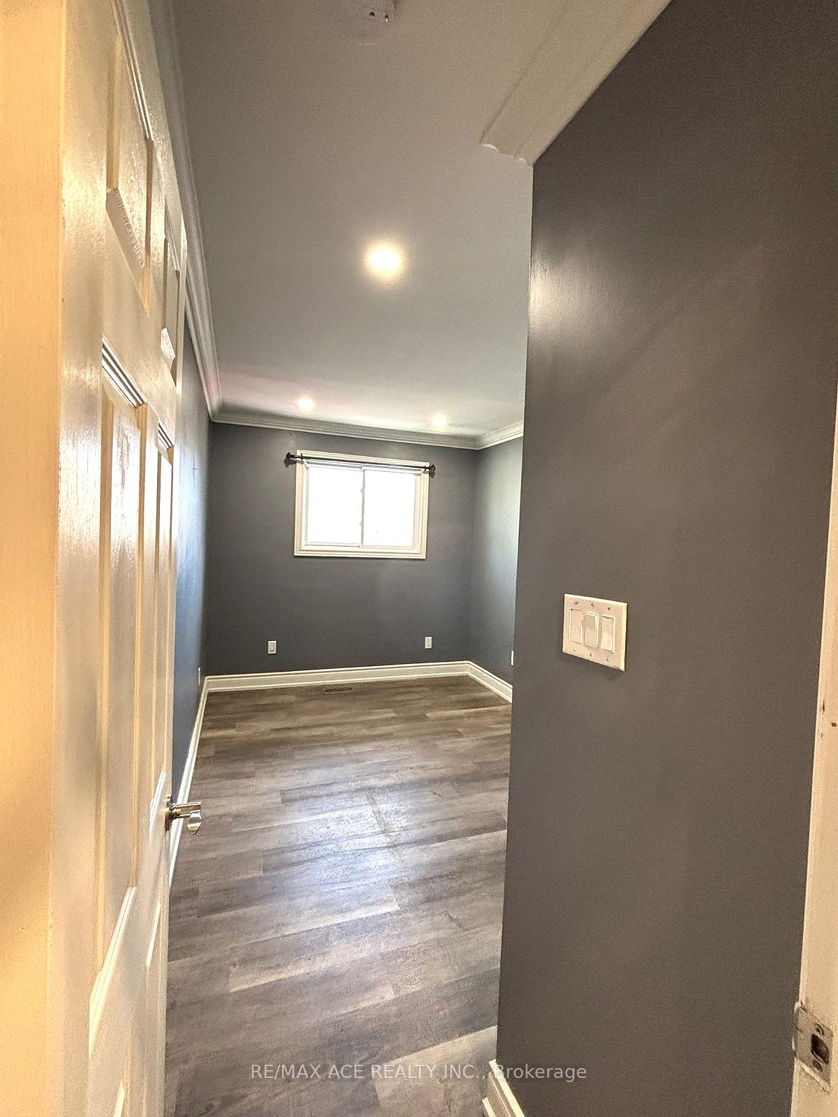 Photo 9 of Unit MAIN, 379 Surrey Drive, Oshawa, Eastdale — HOMEH