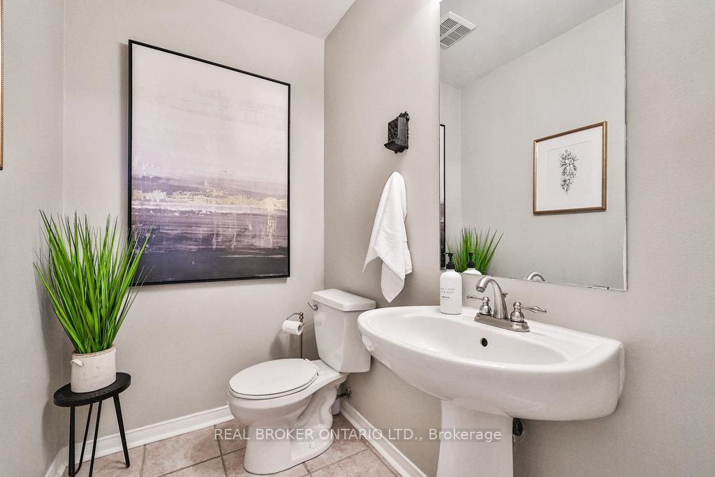 Photo 11 of 36 Sloan Drive, Milton, Dempsey — HOMEH