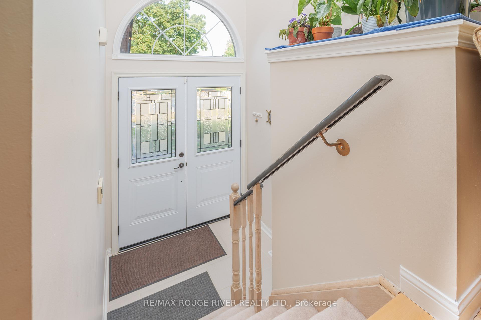 Photo 2 of 1936 Rosebank Road, Pickering, Amberlea — HOMEH