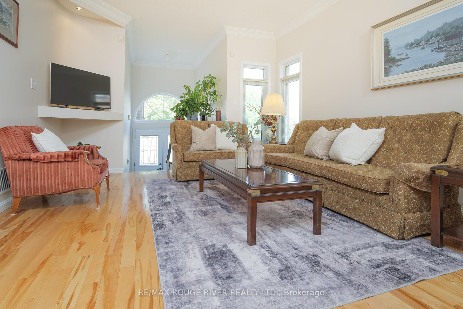 Photo 4 of 1936 Rosebank Road, Pickering, Amberlea — HOMEH