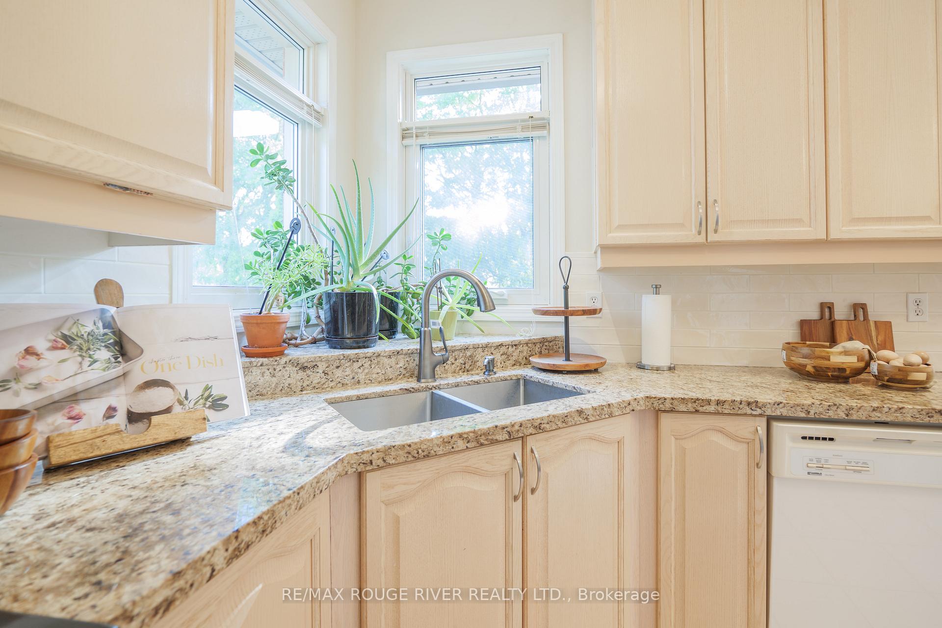 Photo 10 of 1936 Rosebank Road, Pickering, Amberlea — HOMEH