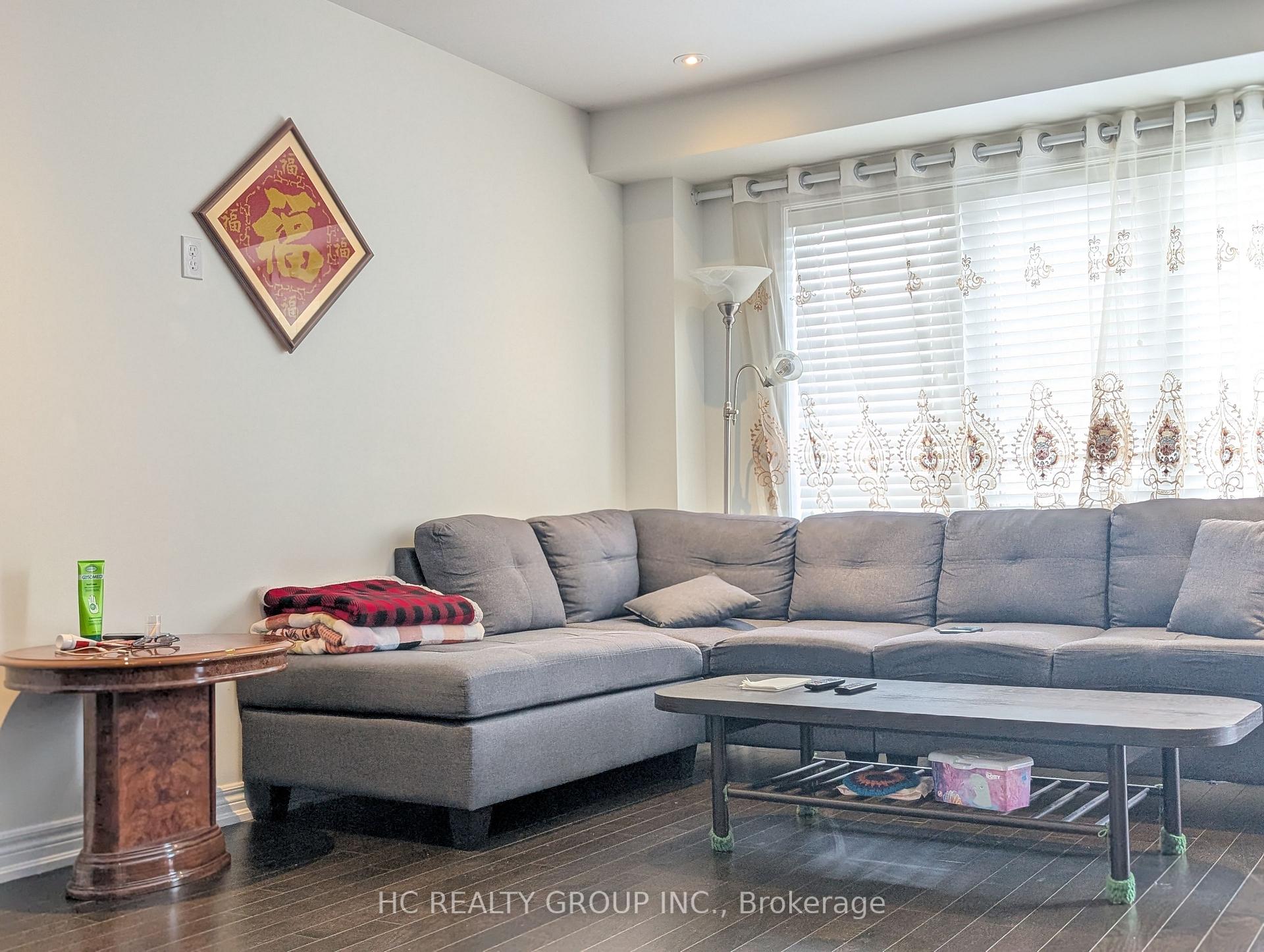 Photo 11 of 15 Tabaret Crescent, Oshawa, Windfields — HOMEH