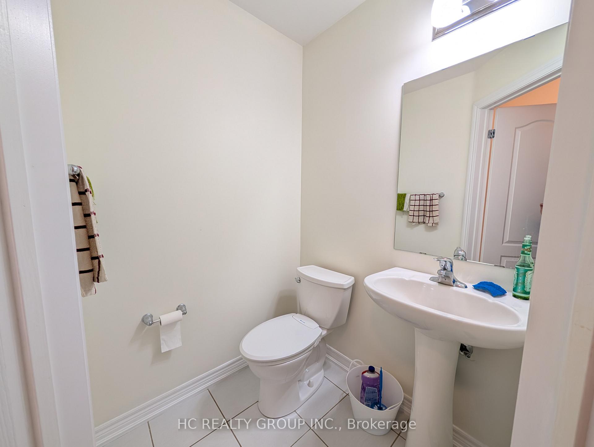 Photo 14 of 15 Tabaret Crescent, Oshawa, Windfields — HOMEH
