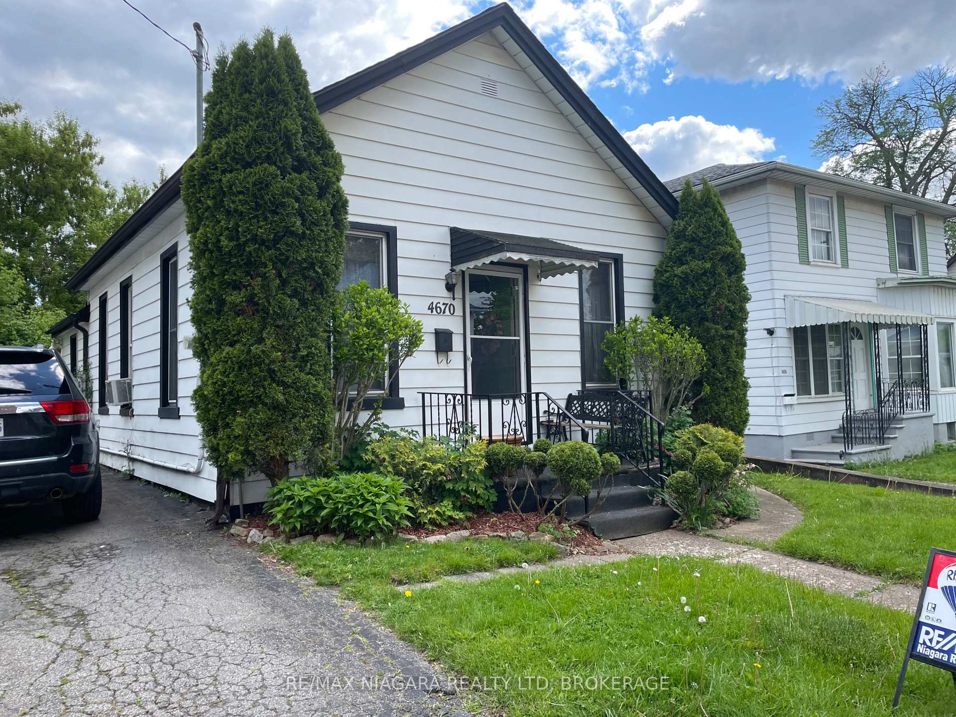 Photo 1 of 4670 Huron Street, Niagara Falls, Downtown — HOMEH