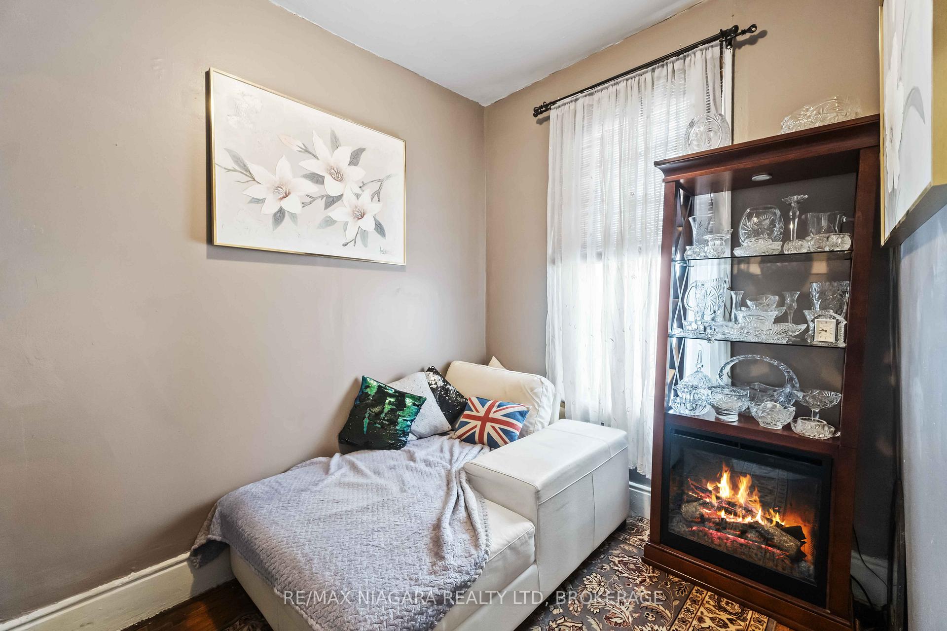 Photo 9 of 4670 Huron Street, Niagara Falls, Downtown — HOMEH