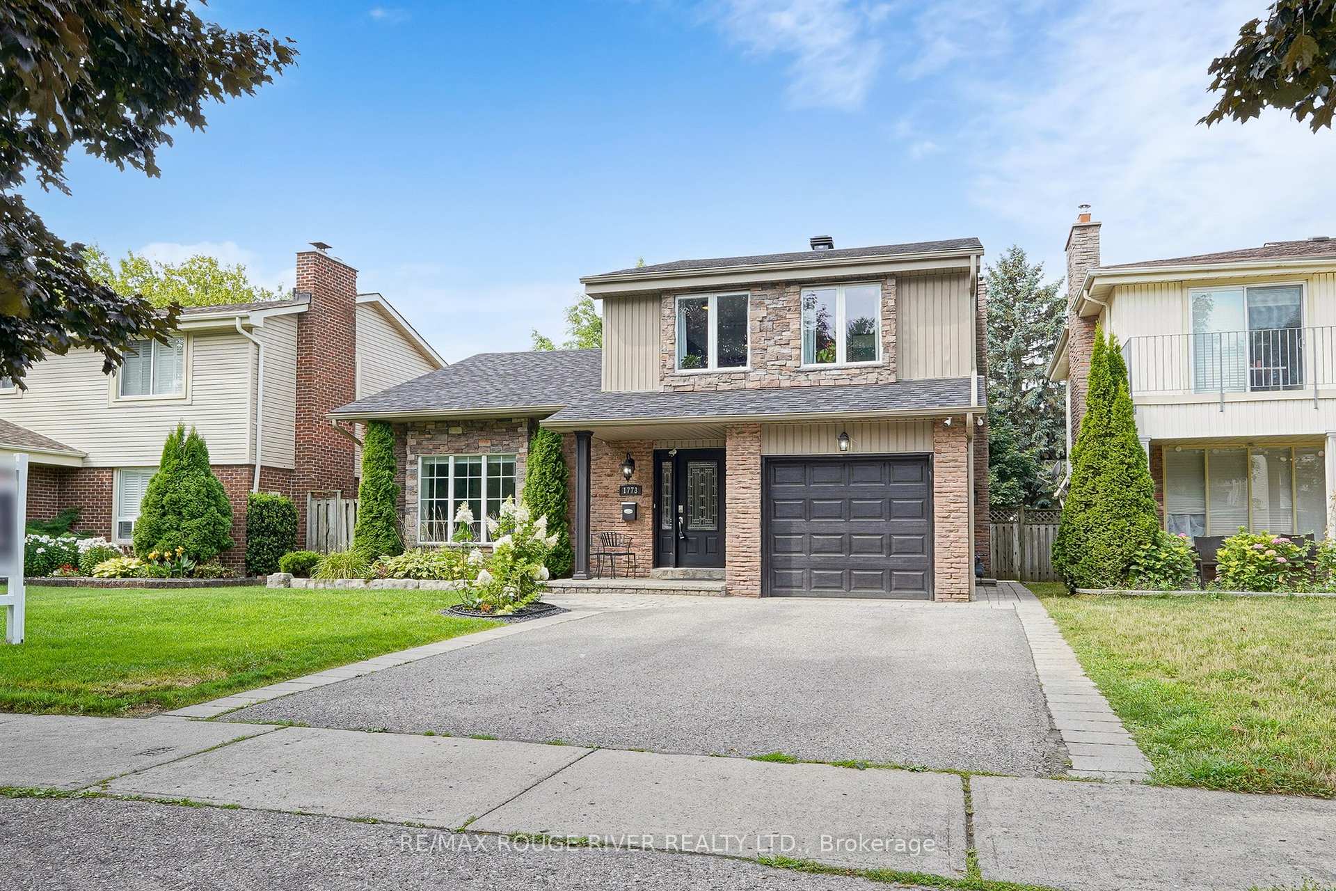 Photo 1 of 1773 Bronte Square, Pickering, Liverpool — HOMEH