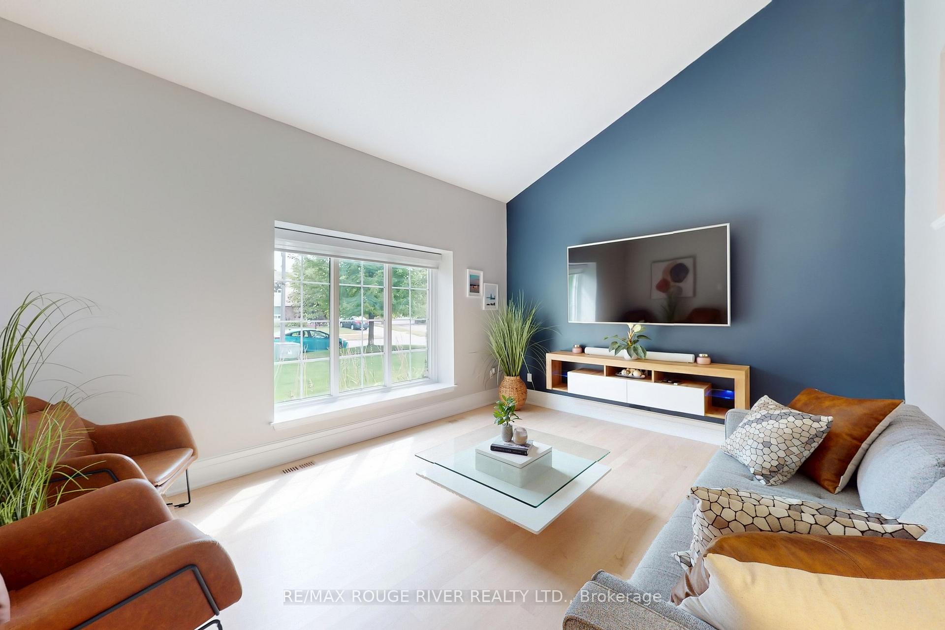 Photo 5 of 1773 Bronte Square, Pickering, Liverpool — HOMEH