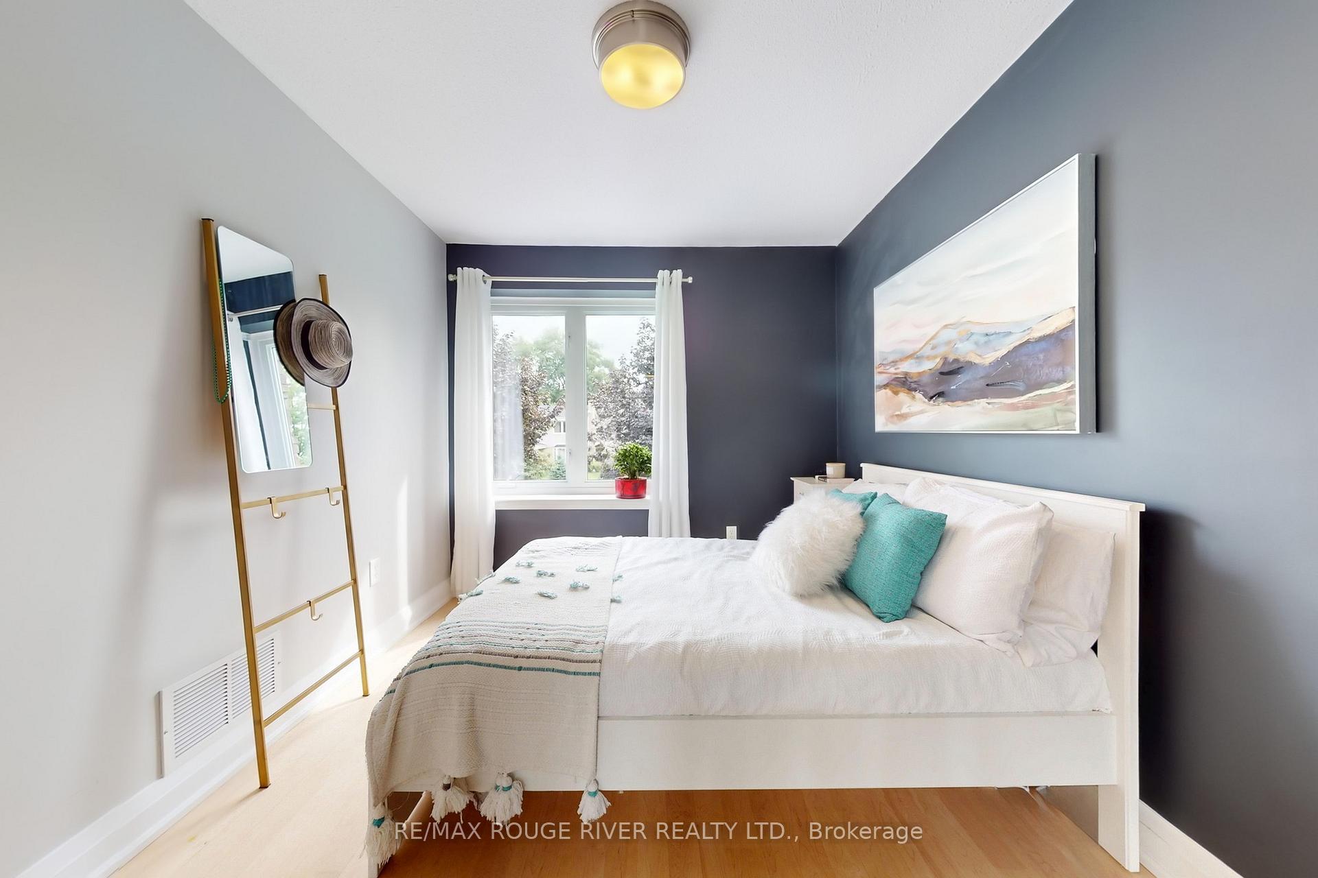 Photo 21 of 1773 Bronte Square, Pickering, Liverpool — HOMEH