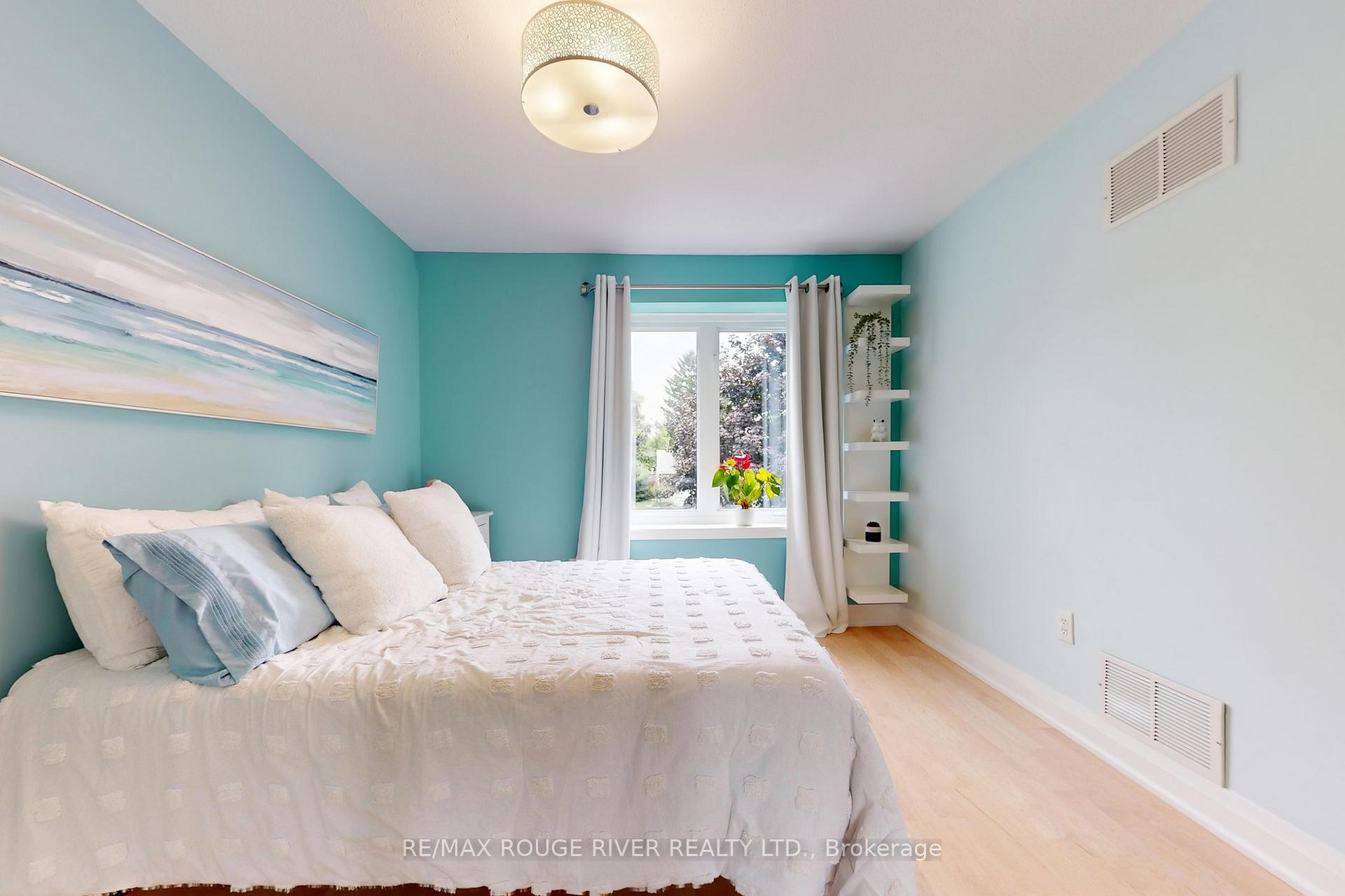 Photo 23 of 1773 Bronte Square, Pickering, Liverpool — HOMEH