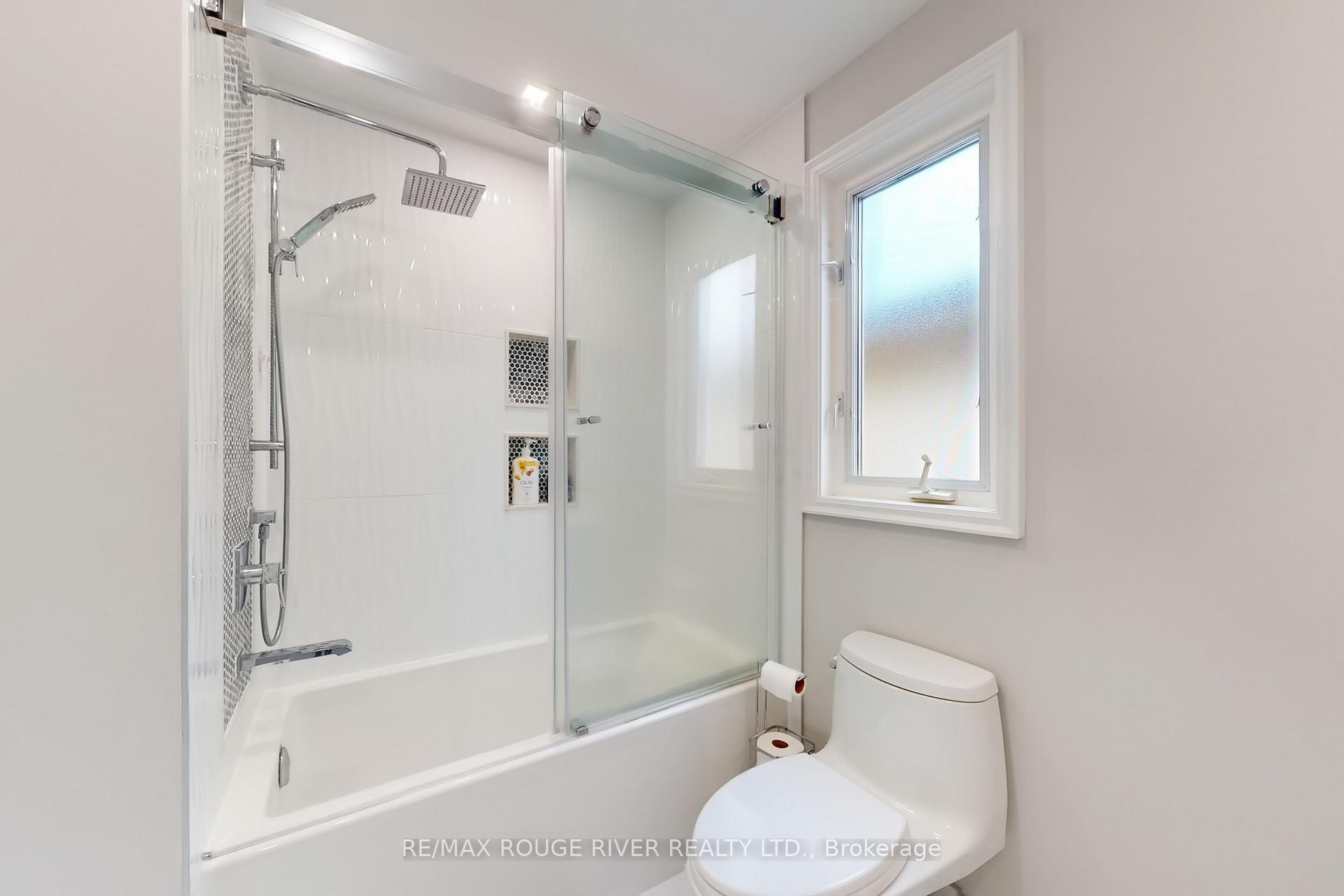 Photo 25 of 1773 Bronte Square, Pickering, Liverpool — HOMEH