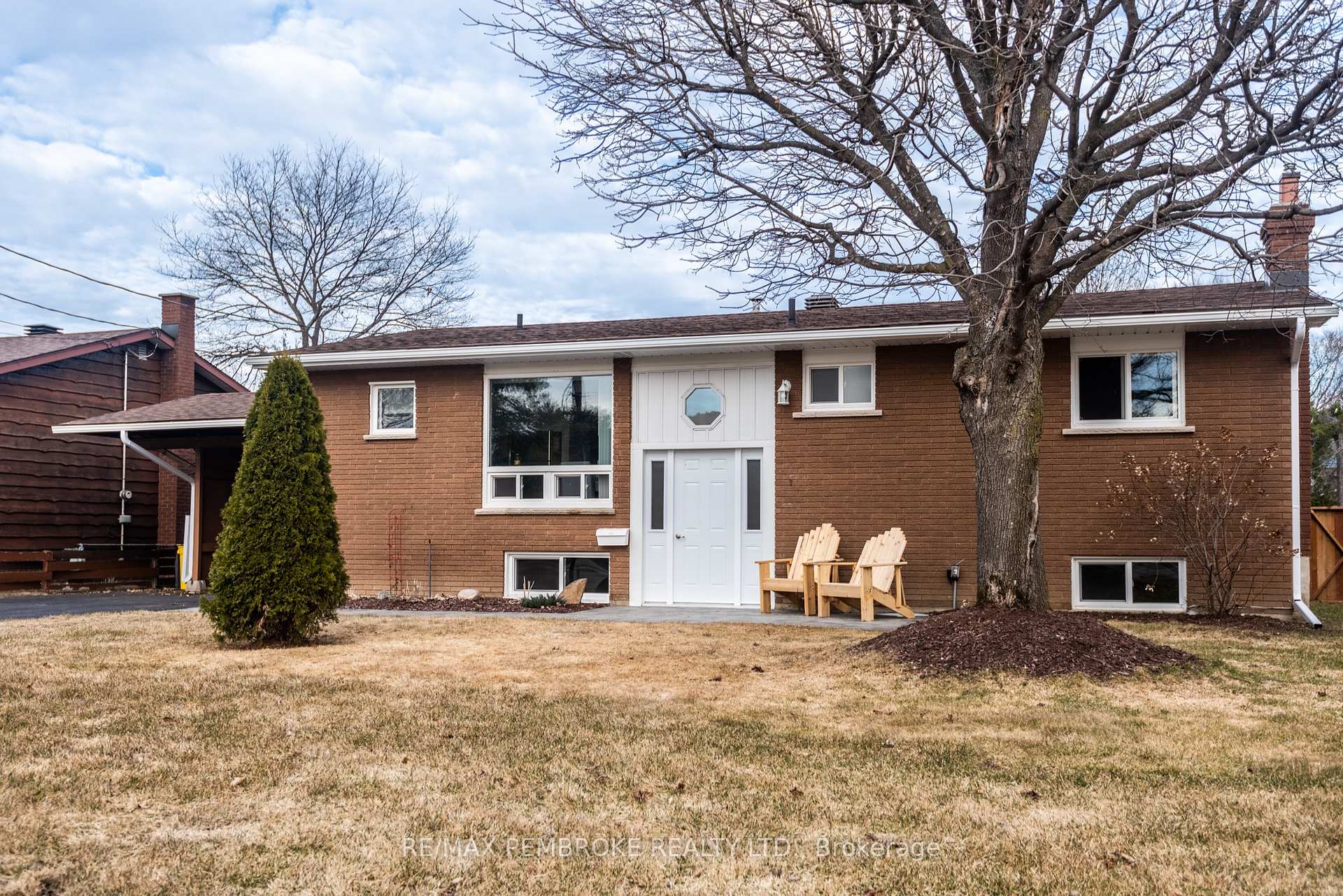 Photo 1 of 23 Albert Street, Petawawa — HOMEH