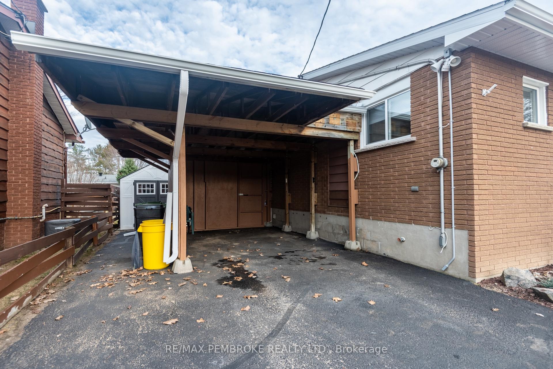 Photo 3 of 23 Albert Street, Petawawa — HOMEH