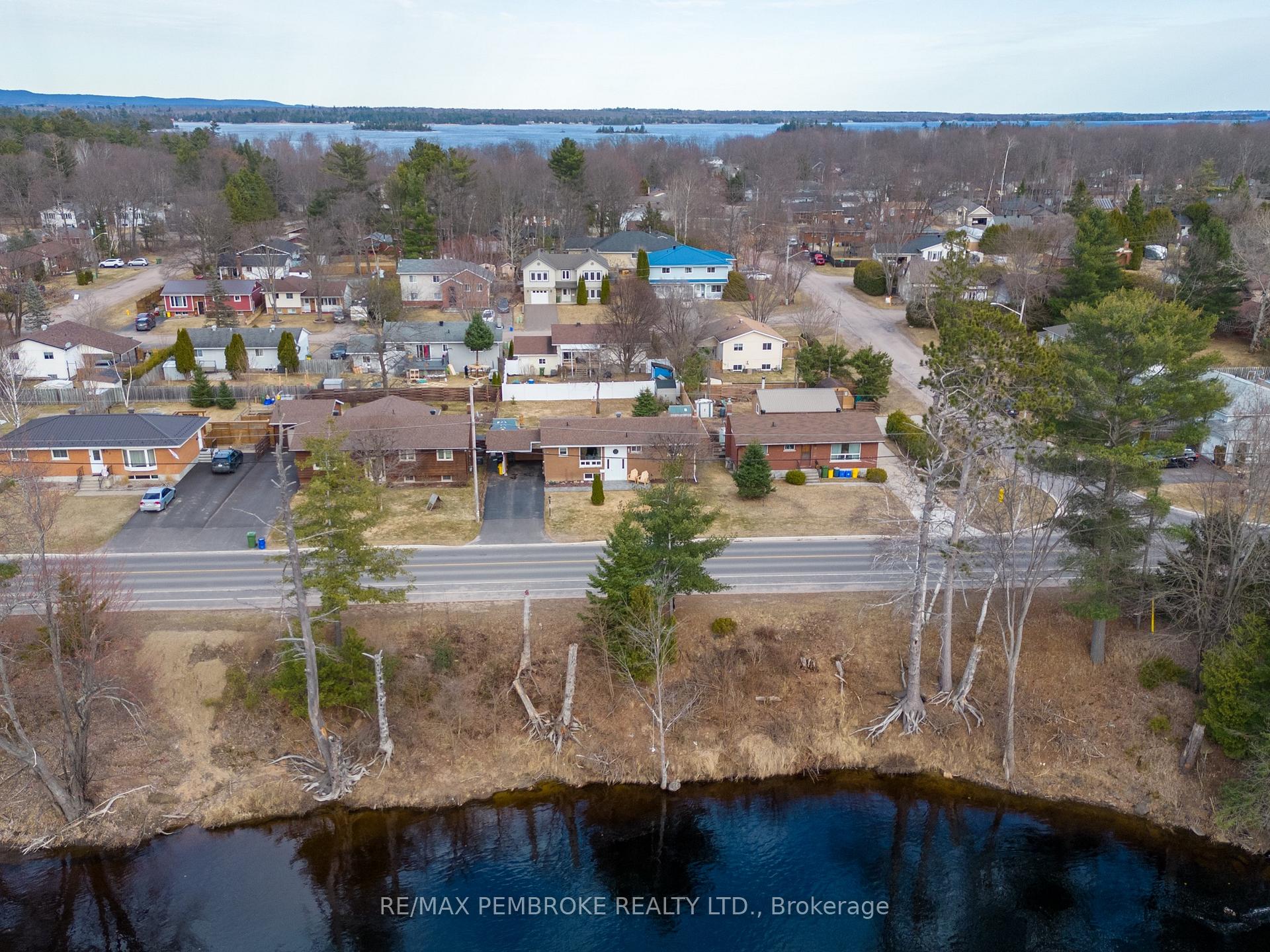 Photo 4 of 23 Albert Street, Petawawa — HOMEH