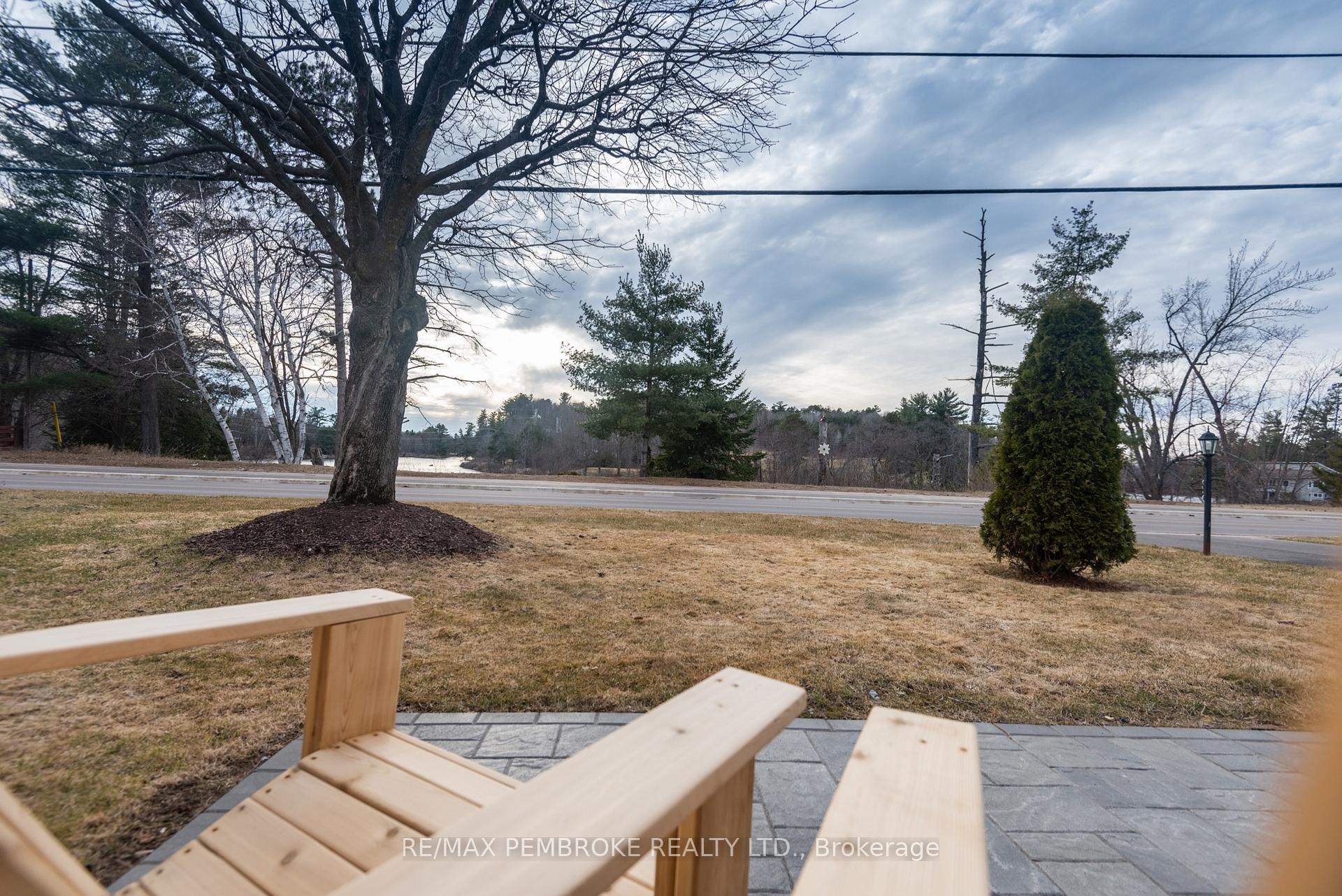 Photo 7 of 23 Albert Street, Petawawa — HOMEH