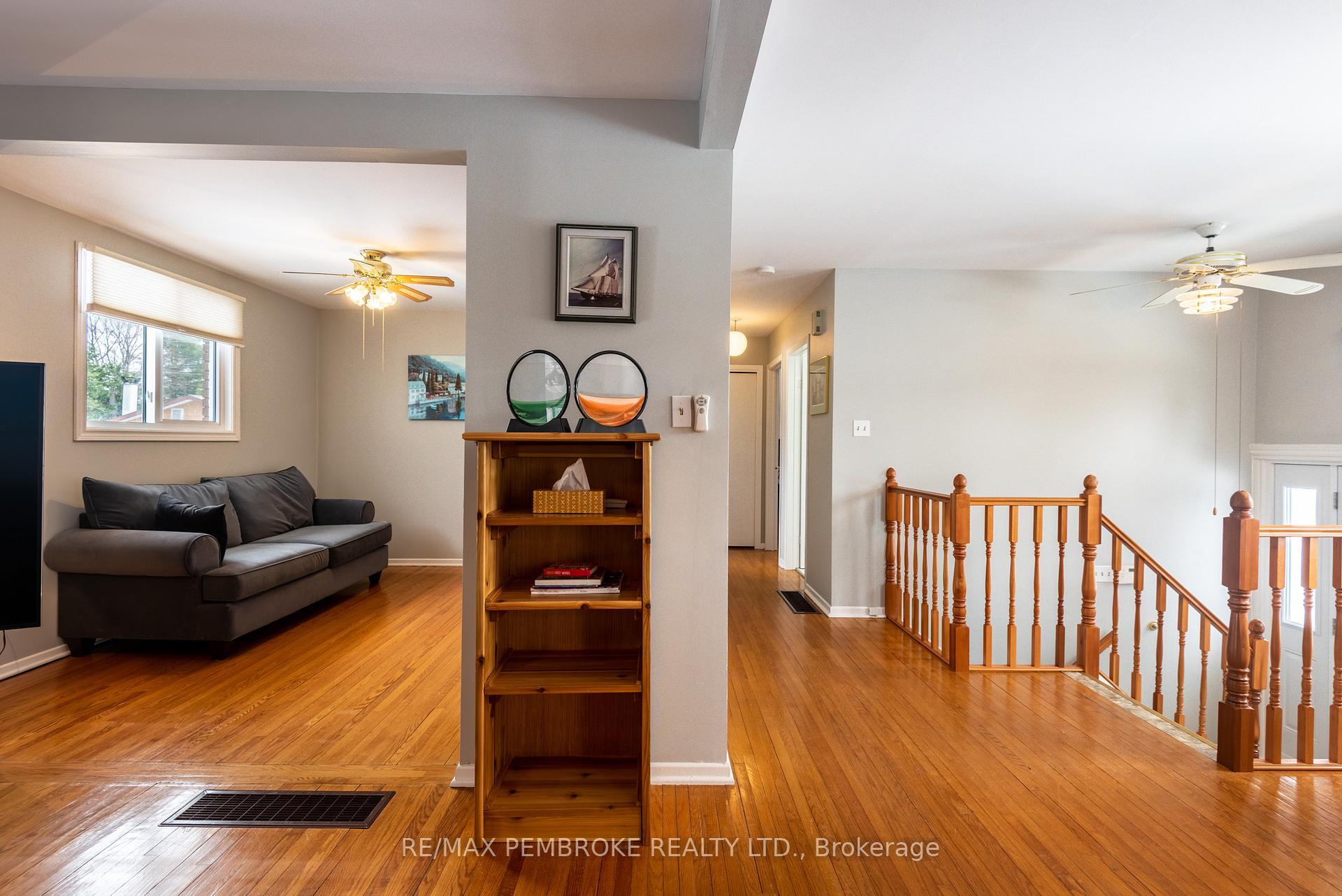 Photo 9 of 23 Albert Street, Petawawa — HOMEH