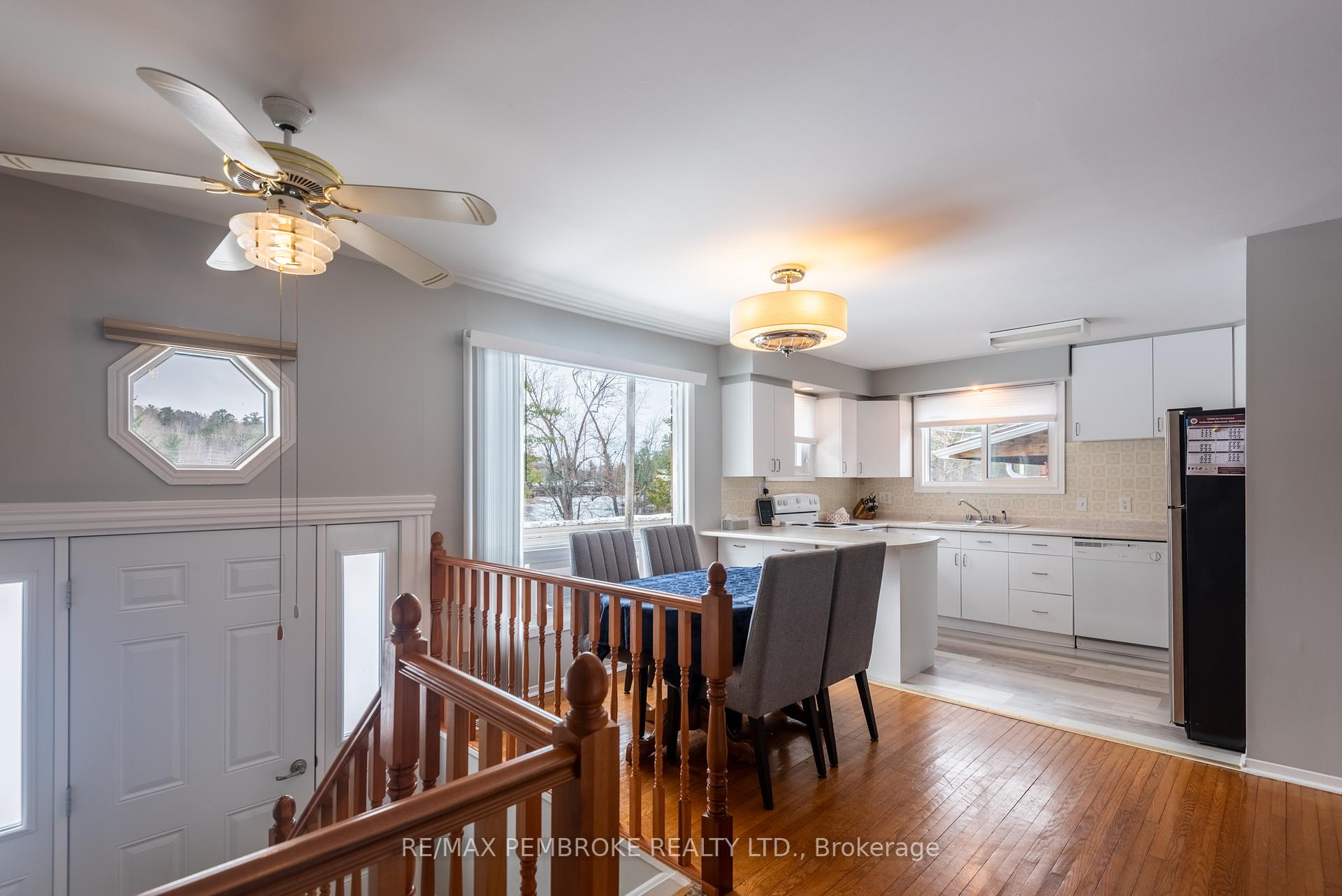 Photo 10 of 23 Albert Street, Petawawa — HOMEH