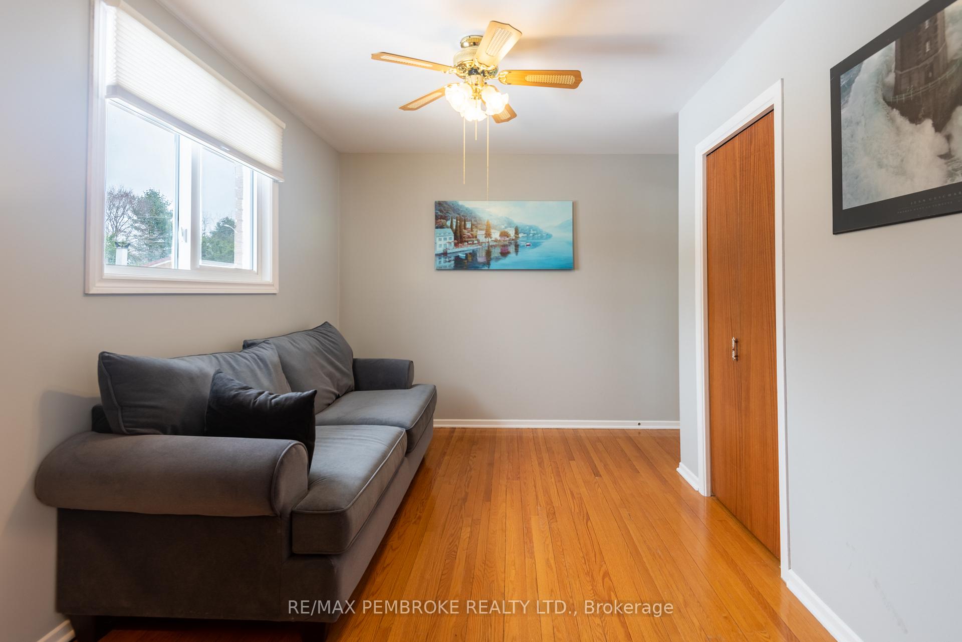 Photo 18 of 23 Albert Street, Petawawa — HOMEH