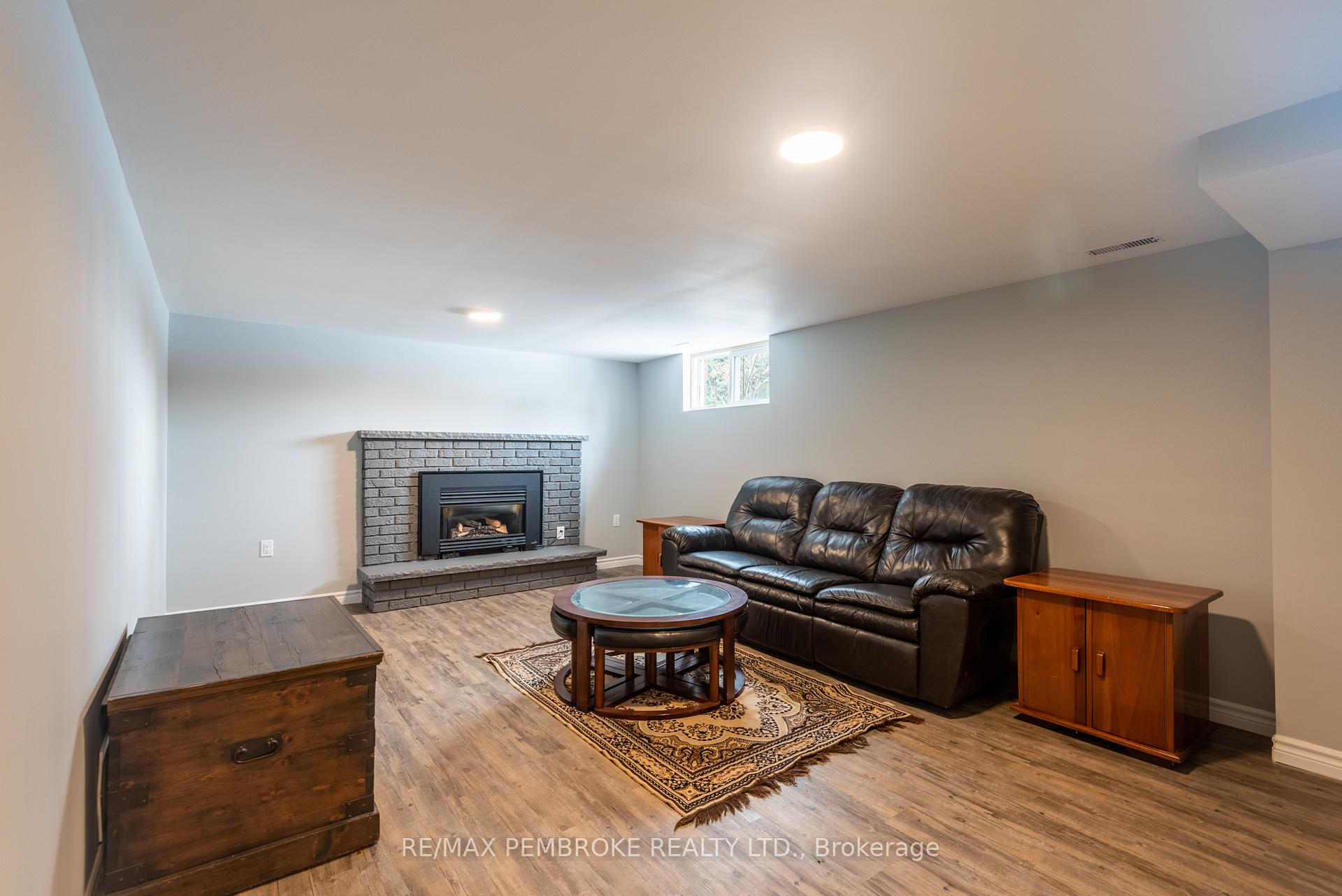 Photo 27 of 23 Albert Street, Petawawa — HOMEH