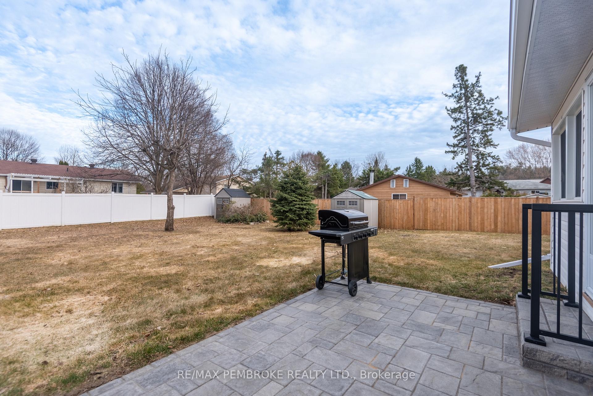 Photo 30 of 23 Albert Street, Petawawa — HOMEH