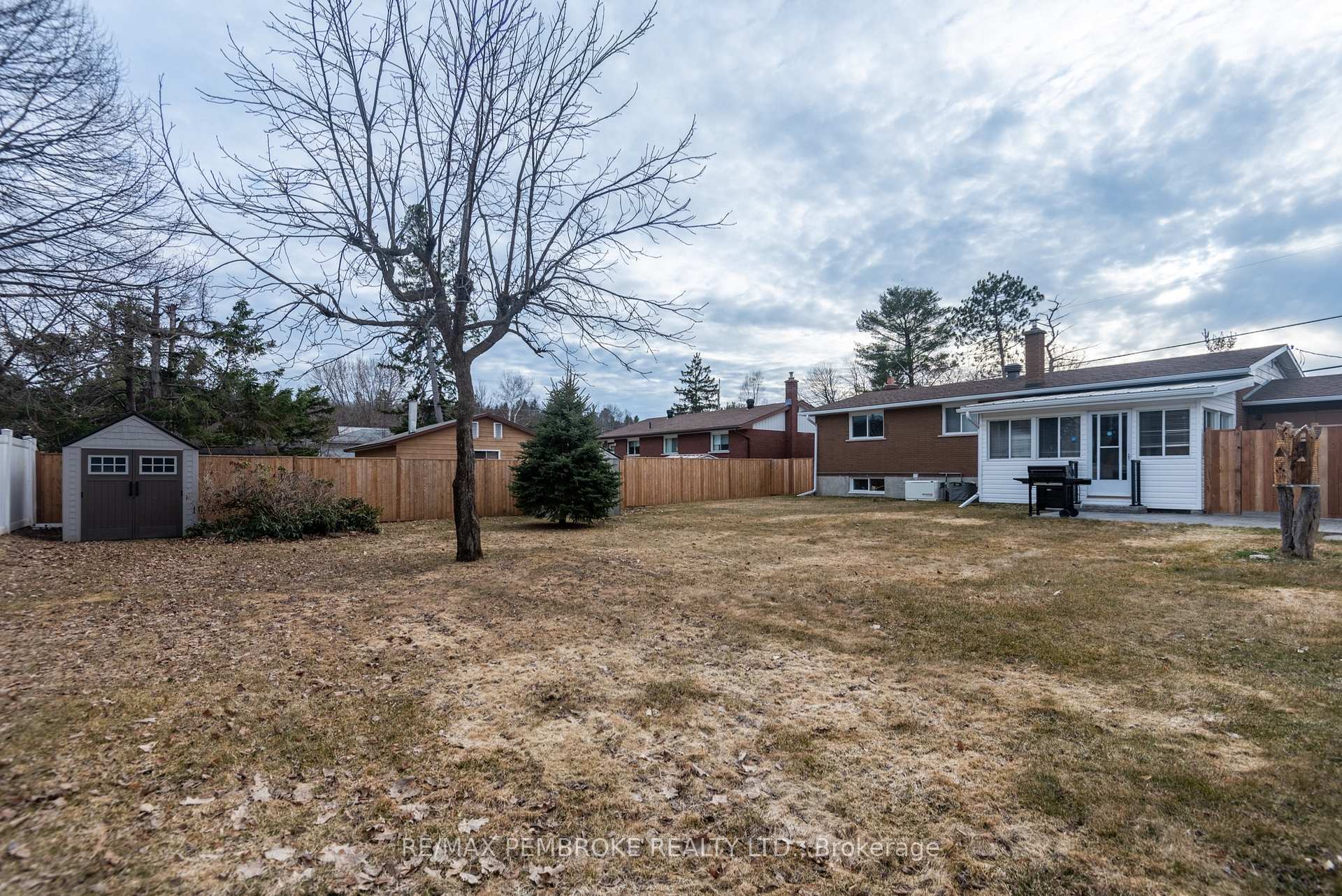 Photo 36 of 23 Albert Street, Petawawa — HOMEH