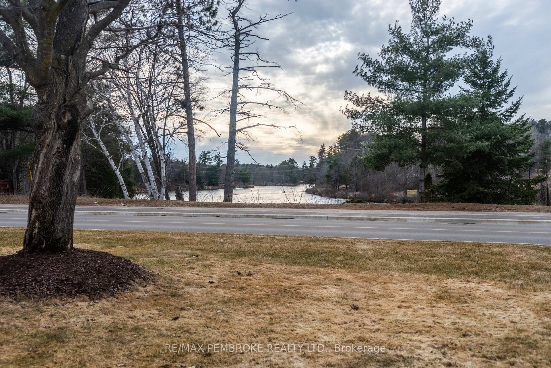 Photo 37 of 23 Albert Street, Petawawa — HOMEH