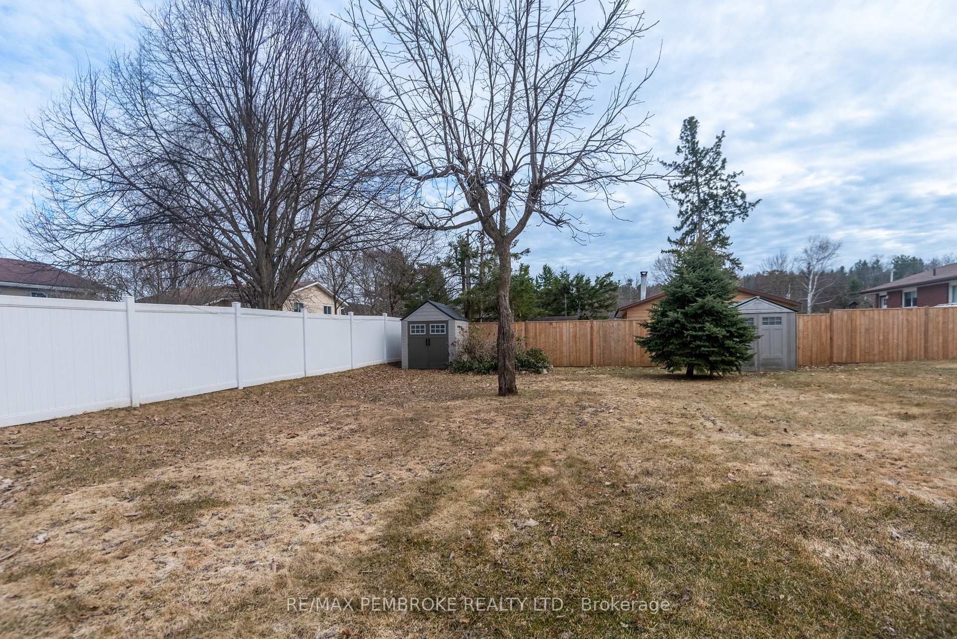 Photo 38 of 23 Albert Street, Petawawa — HOMEH