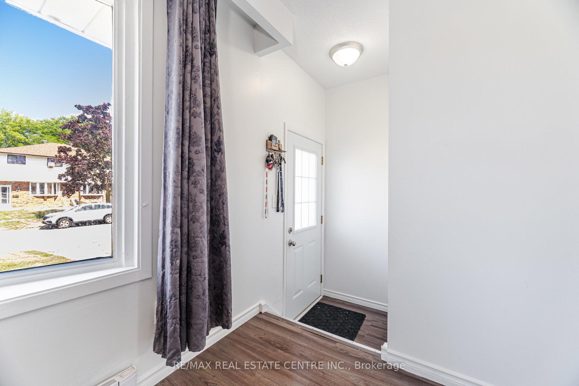 Photo 5 of 244 Kinmount Crescent, Oshawa, Lakeview — HOMEH