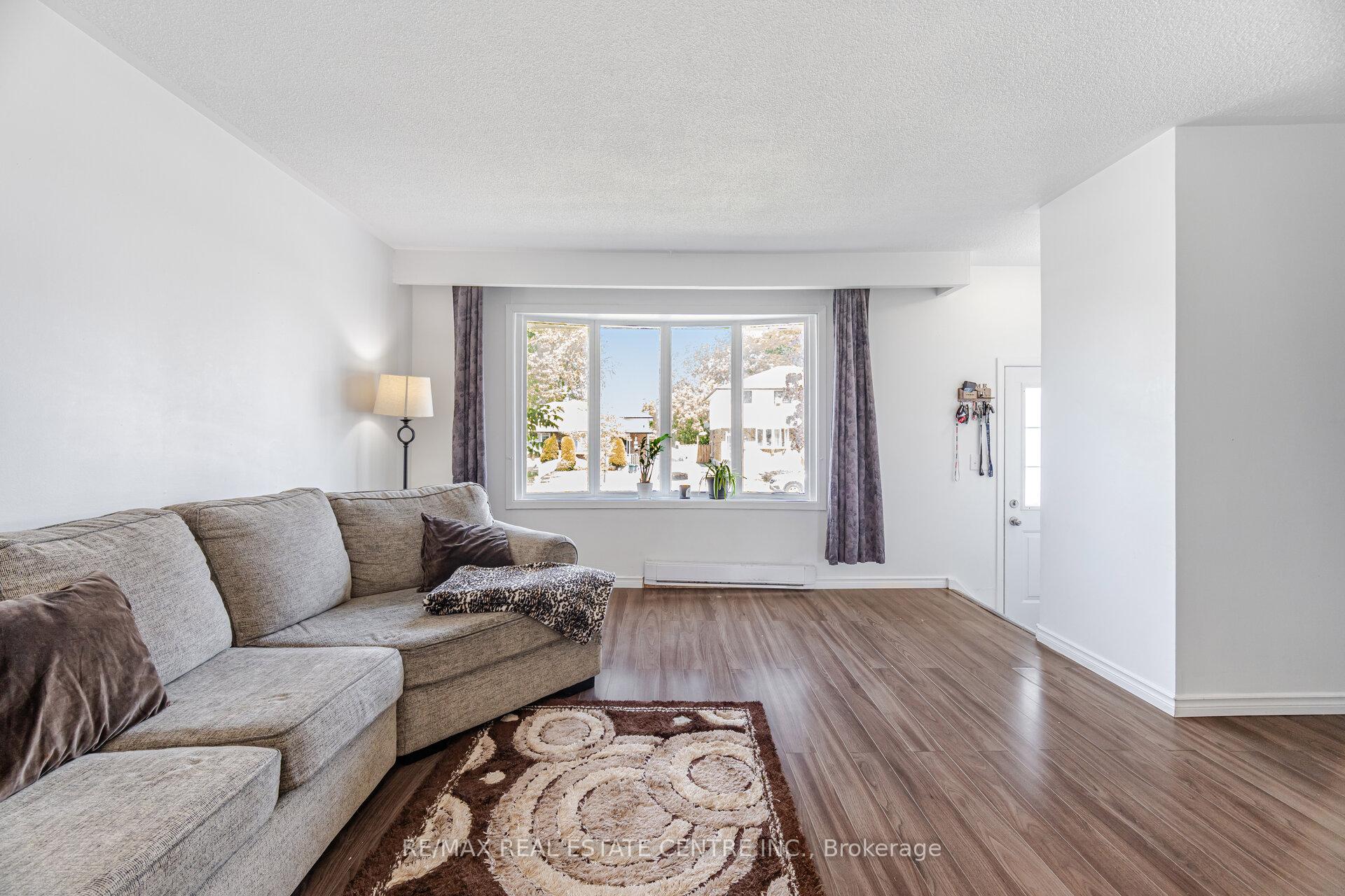 Photo 7 of 244 Kinmount Crescent, Oshawa, Lakeview — HOMEH